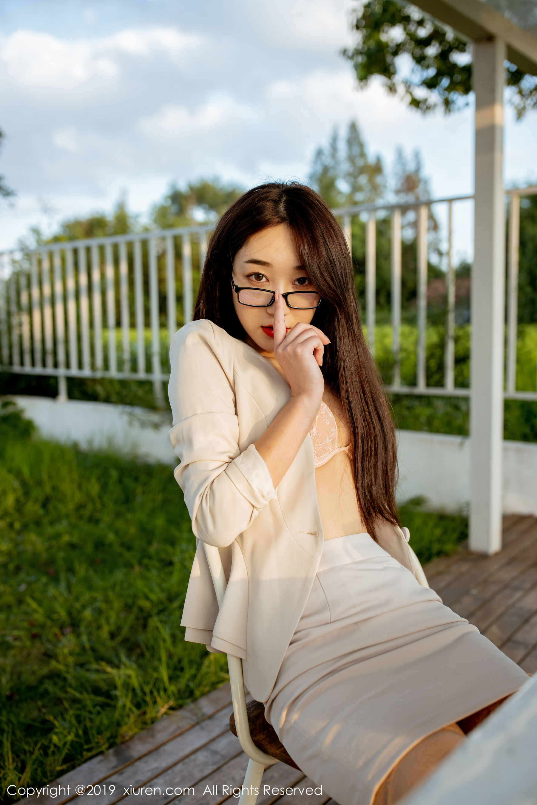 小九月《性感秘书OL》 [秀人XIUREN] No.1700 写真集