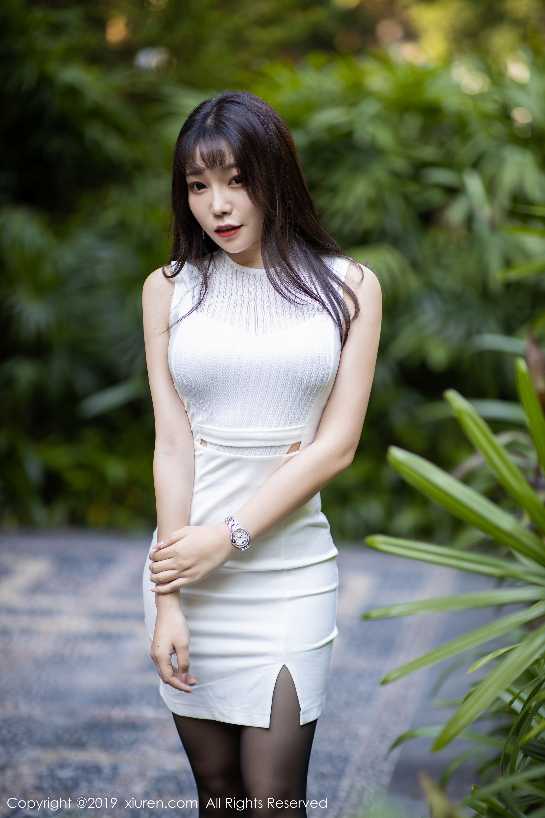 芝芝Booty《典雅短裙与魅惑黑丝》 [秀人XIUREN] No.1714 写真集