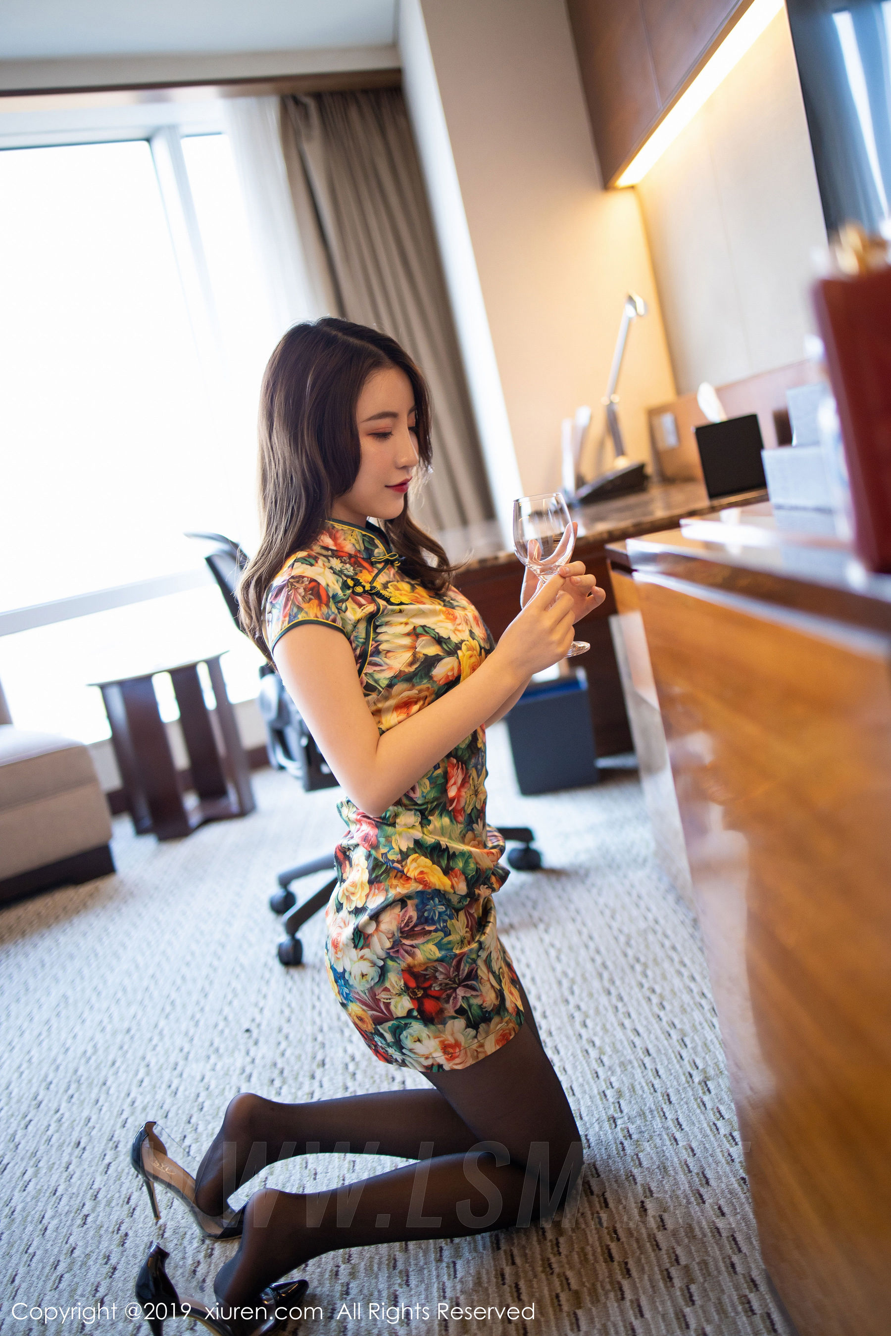 绯月樱-Cherry《性感黑丝吊袜美腿系列》 [秀人XIUREN] No.1727 写真集