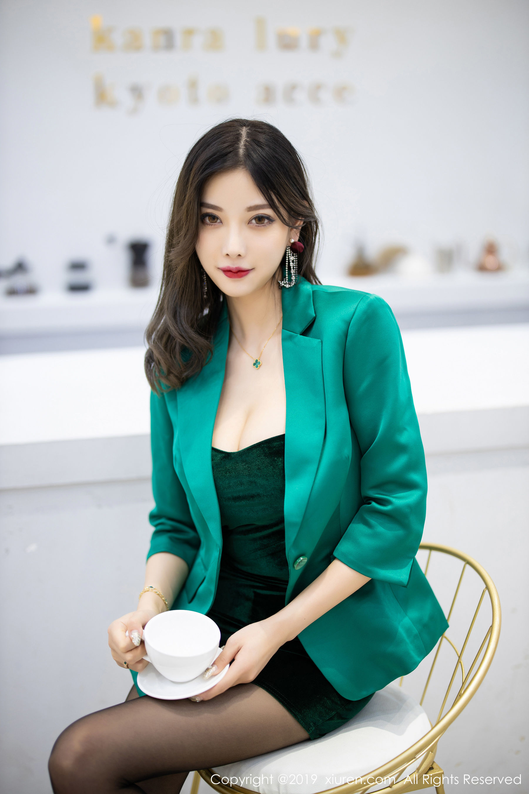 杨晨晨sugar《性感抹胸与丝袜》 [秀人XIUREN] No.1731 写真集