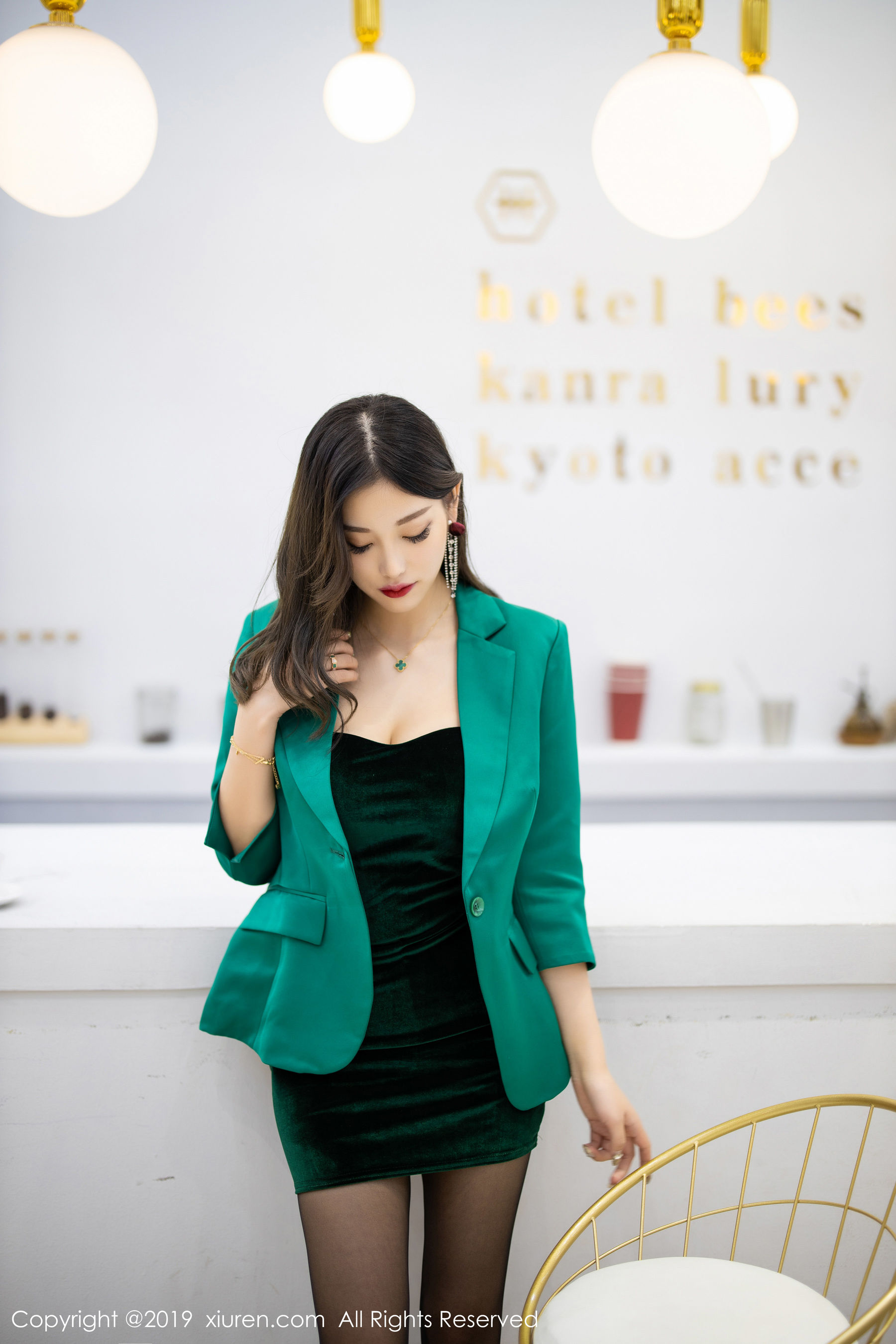 杨晨晨sugar《性感抹胸与丝袜》 [秀人XIUREN] No.1731 写真集