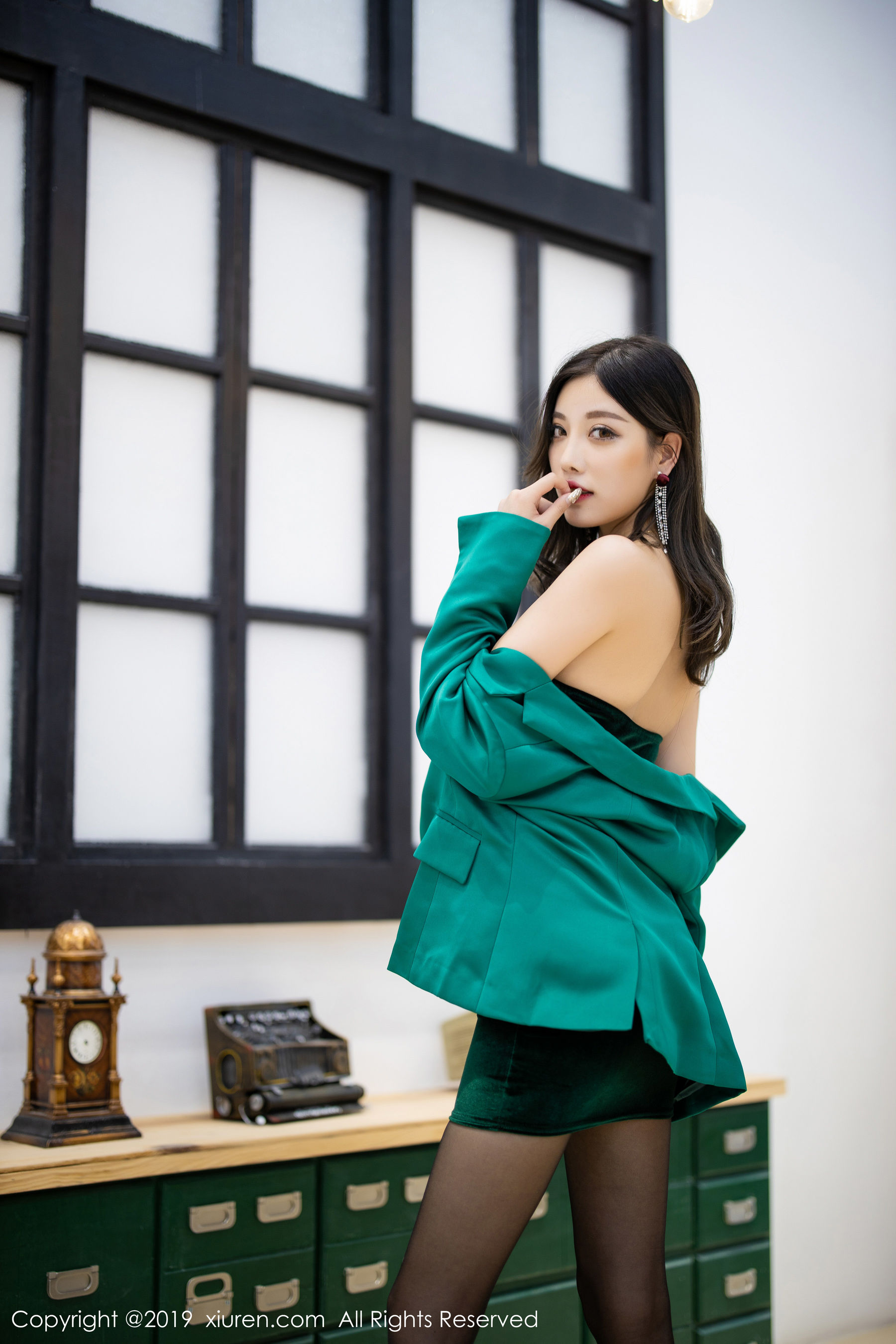 杨晨晨sugar《性感抹胸与丝袜》 [秀人XIUREN] No.1731 写真集