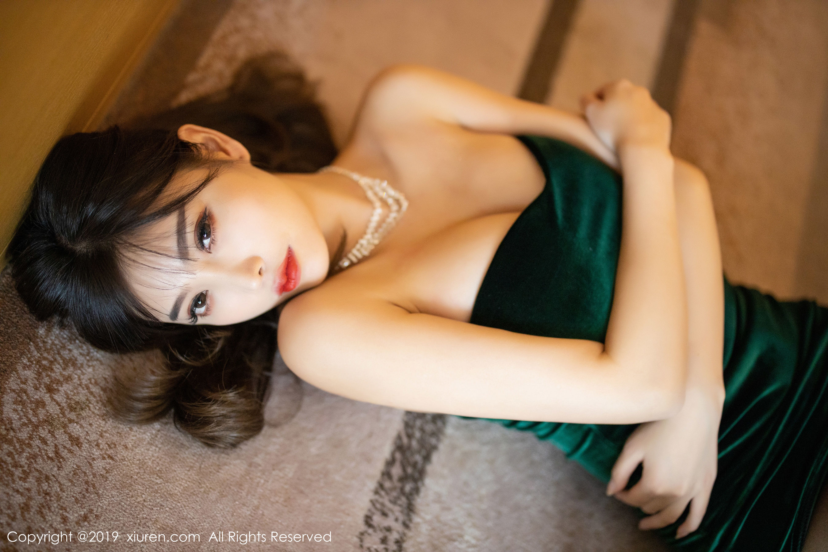 杨晨晨sugar《性感抹胸与丝袜》 [秀人XIUREN] No.1731 写真集