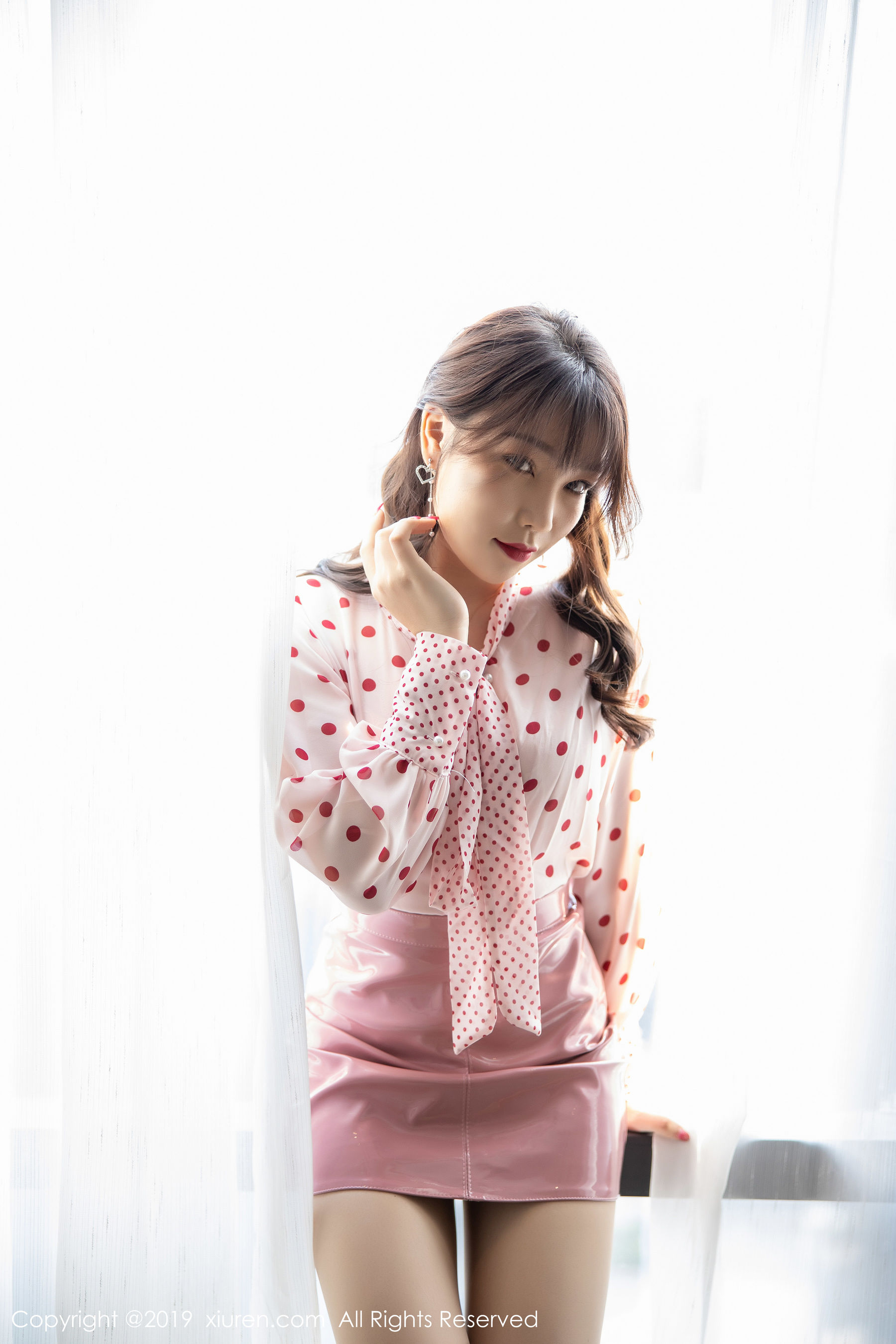 芝芝Booty《粉丝职业装+蕾丝内衣》 [秀人XIUREN] No.1742 写真集