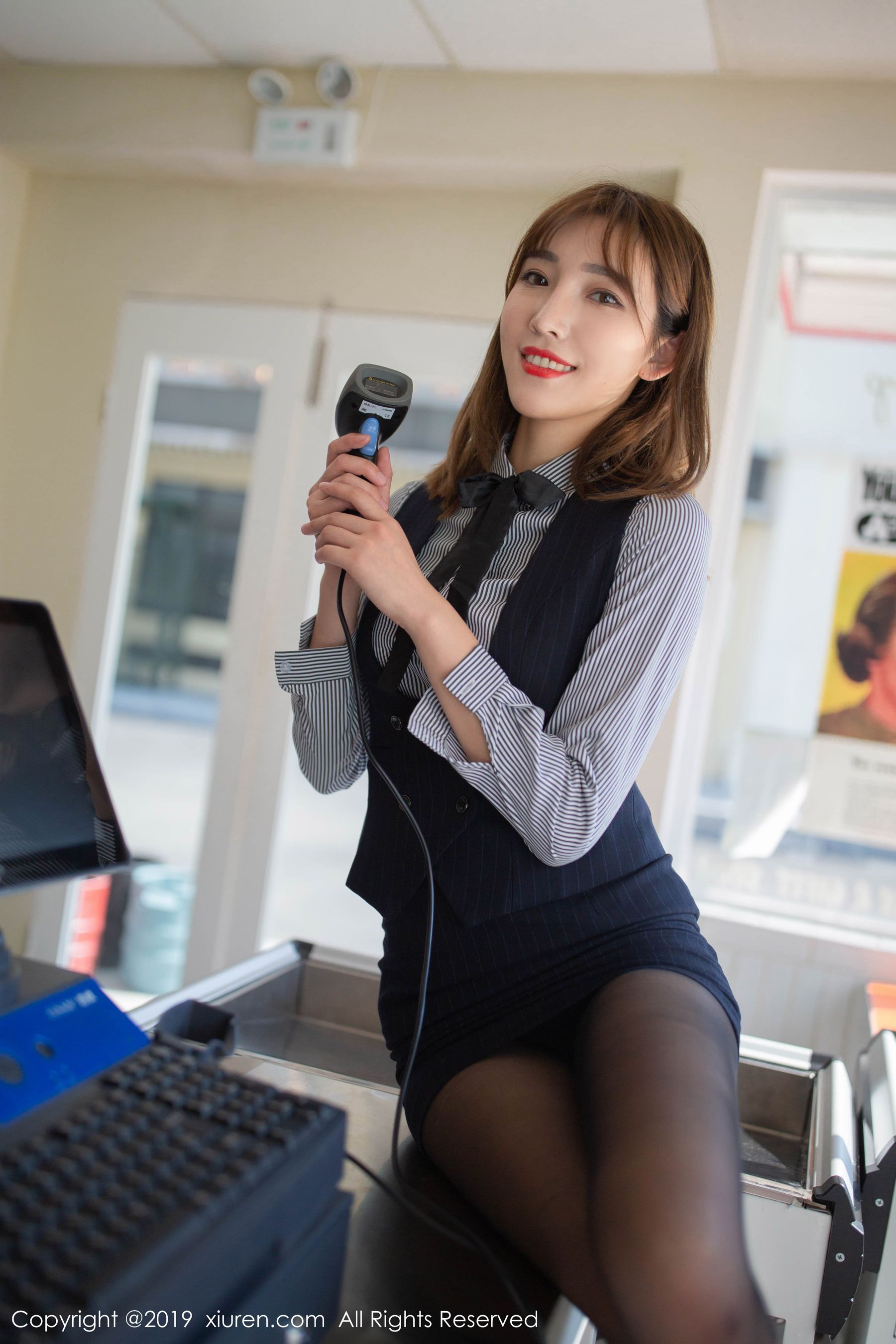 陆萱萱《便利店主题》 [秀人XIUREN] No.1748 写真集