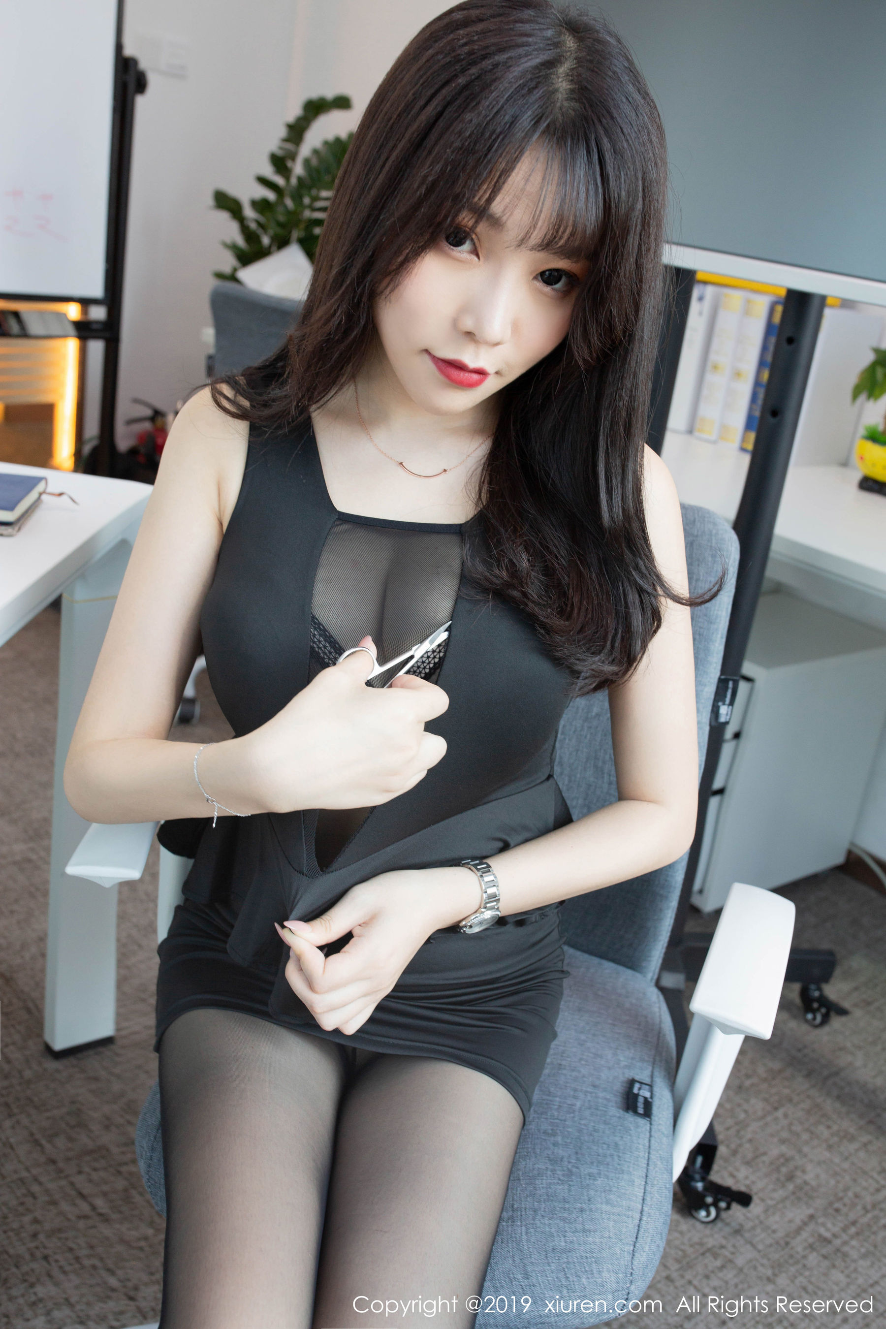 芝芝Booty《办公室主题》 [秀人XIUREN] No.1757 写真集