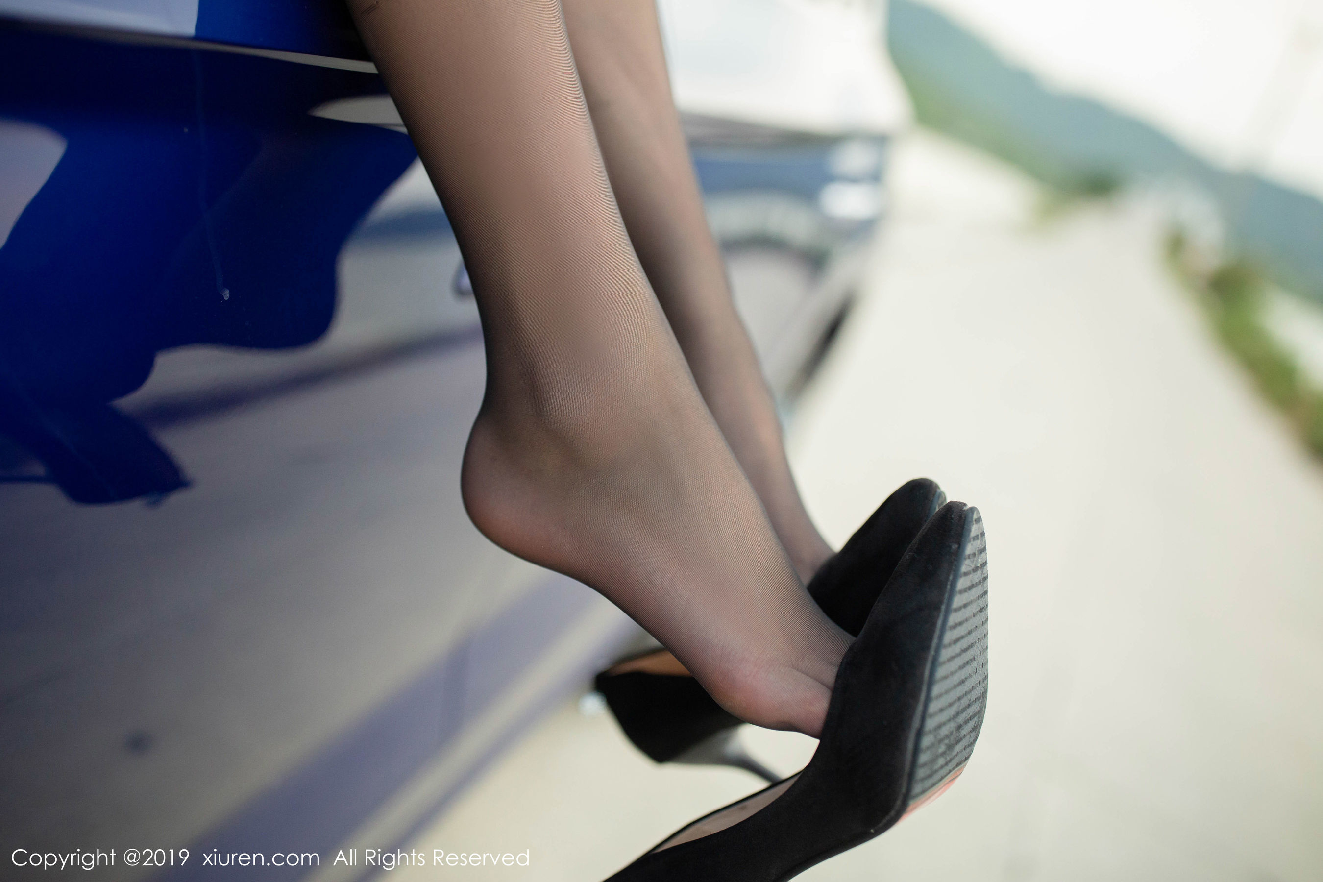 就是阿朱啊《性感狂野的户外车拍系列》 [秀人XIUREN] No.1768 写真集