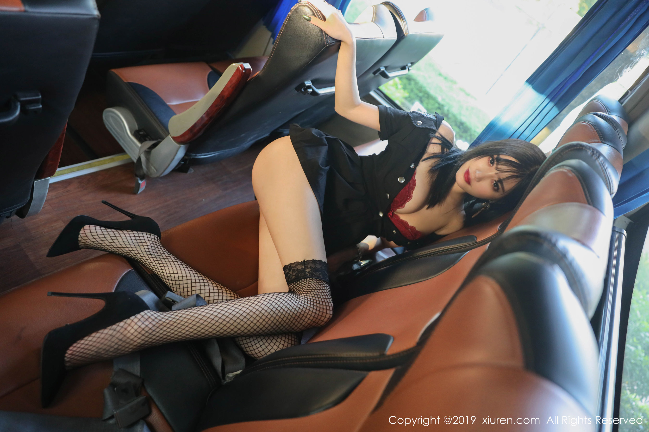 杨晨晨sugar《大巴车拍摄特辑》 [秀人XIUREN] No.1771 写真集