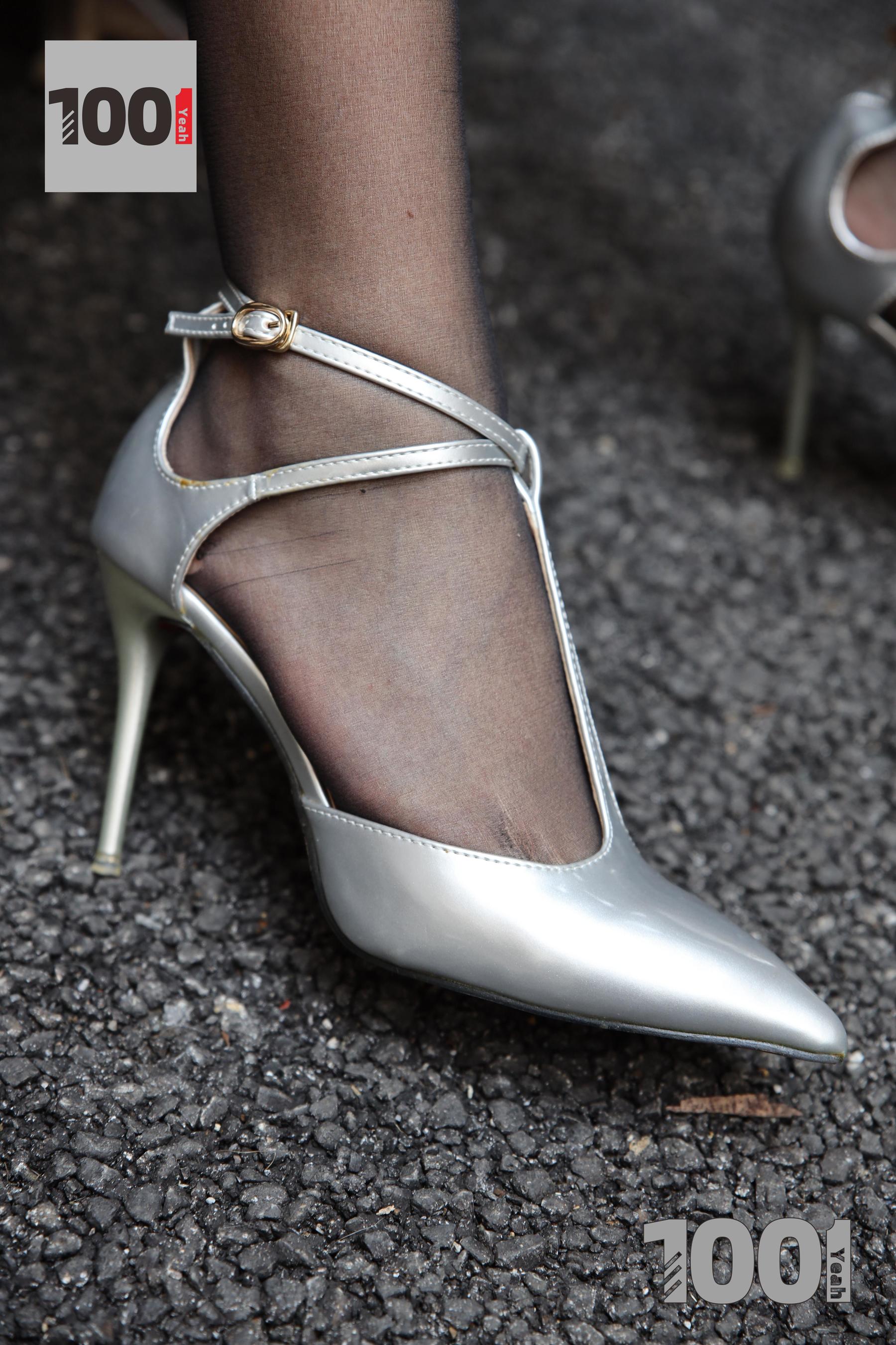 模特西瓜 《您好，您的外卖已送达2》 [IESS一千零一夜] 美腿丝足写真集