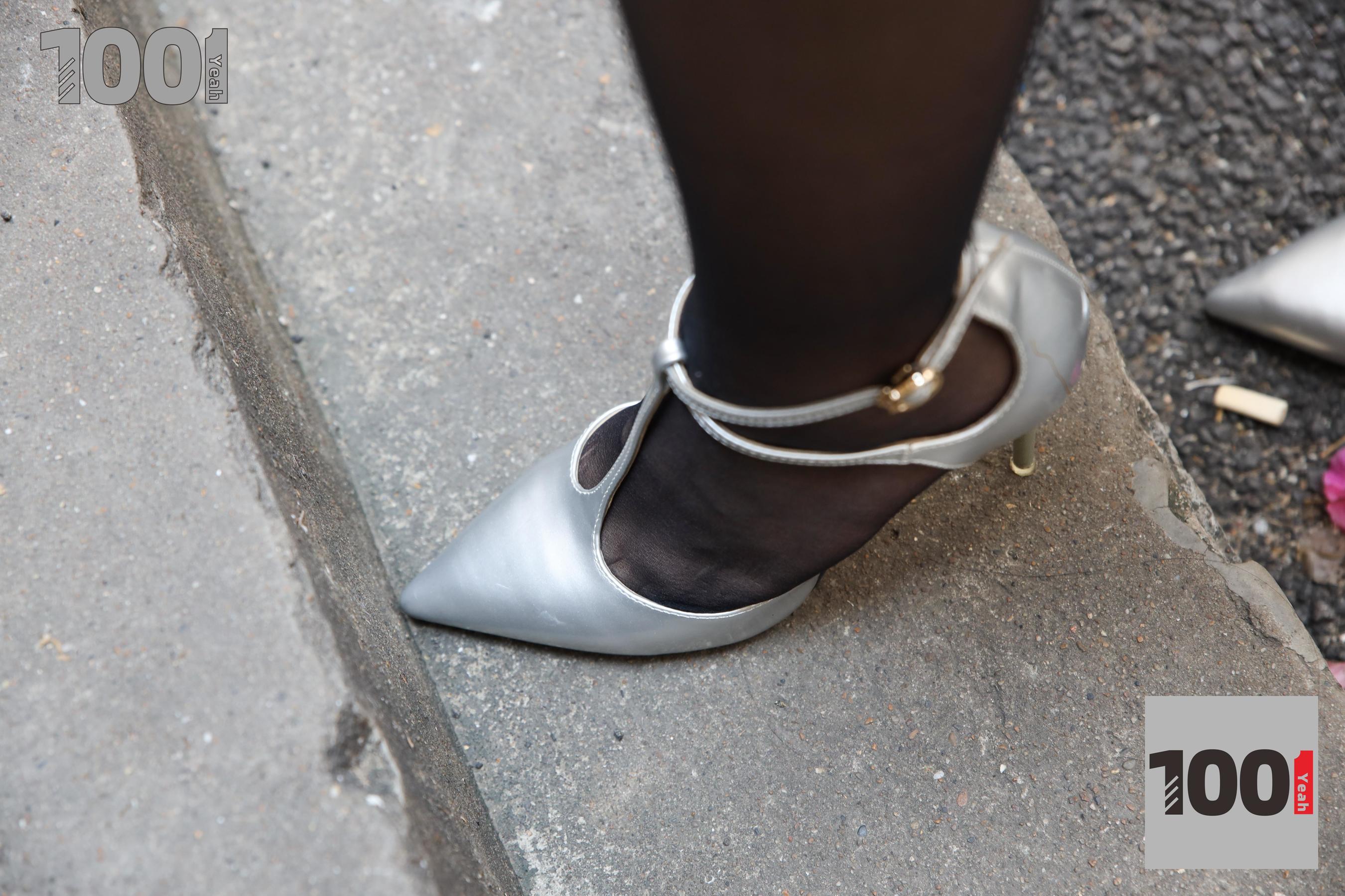 模特西瓜 《您好，您的外卖已送达2》 [IESS一千零一夜] 美腿丝足写真集