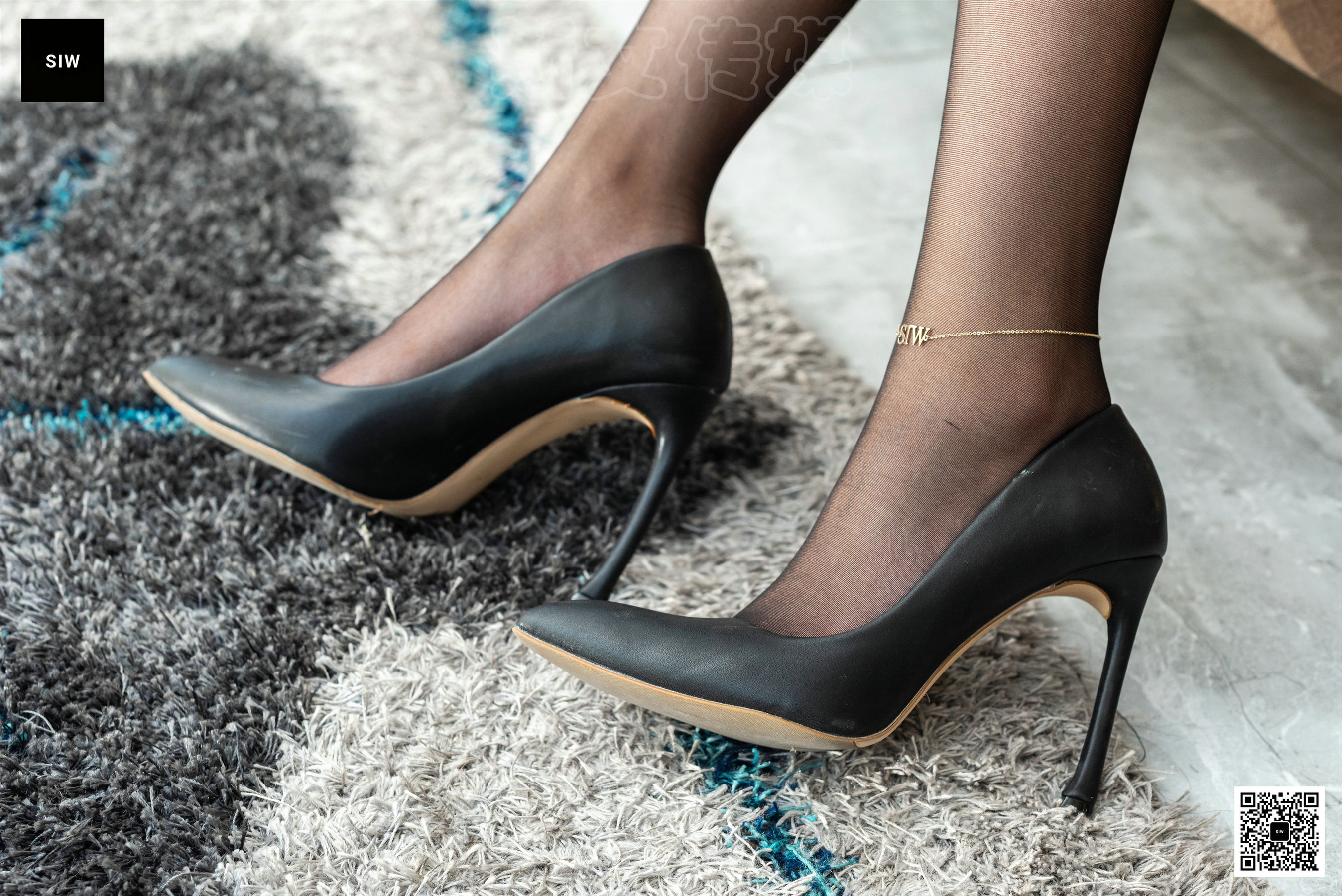 小谈《公司白领衬衣短裙西装制服三件套》 [SIW斯文传媒] 写真集