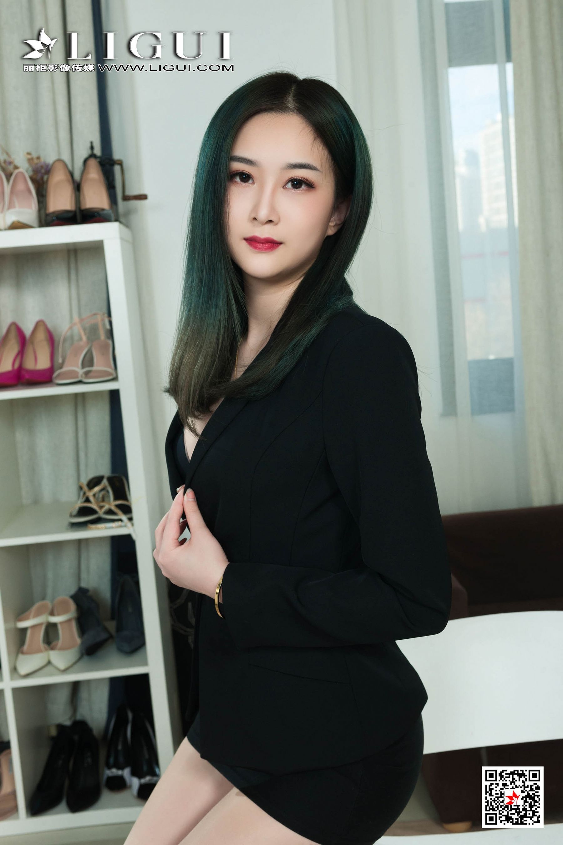 Model 婷婷《绿发秘书》 [丽柜Ligui] 写真集