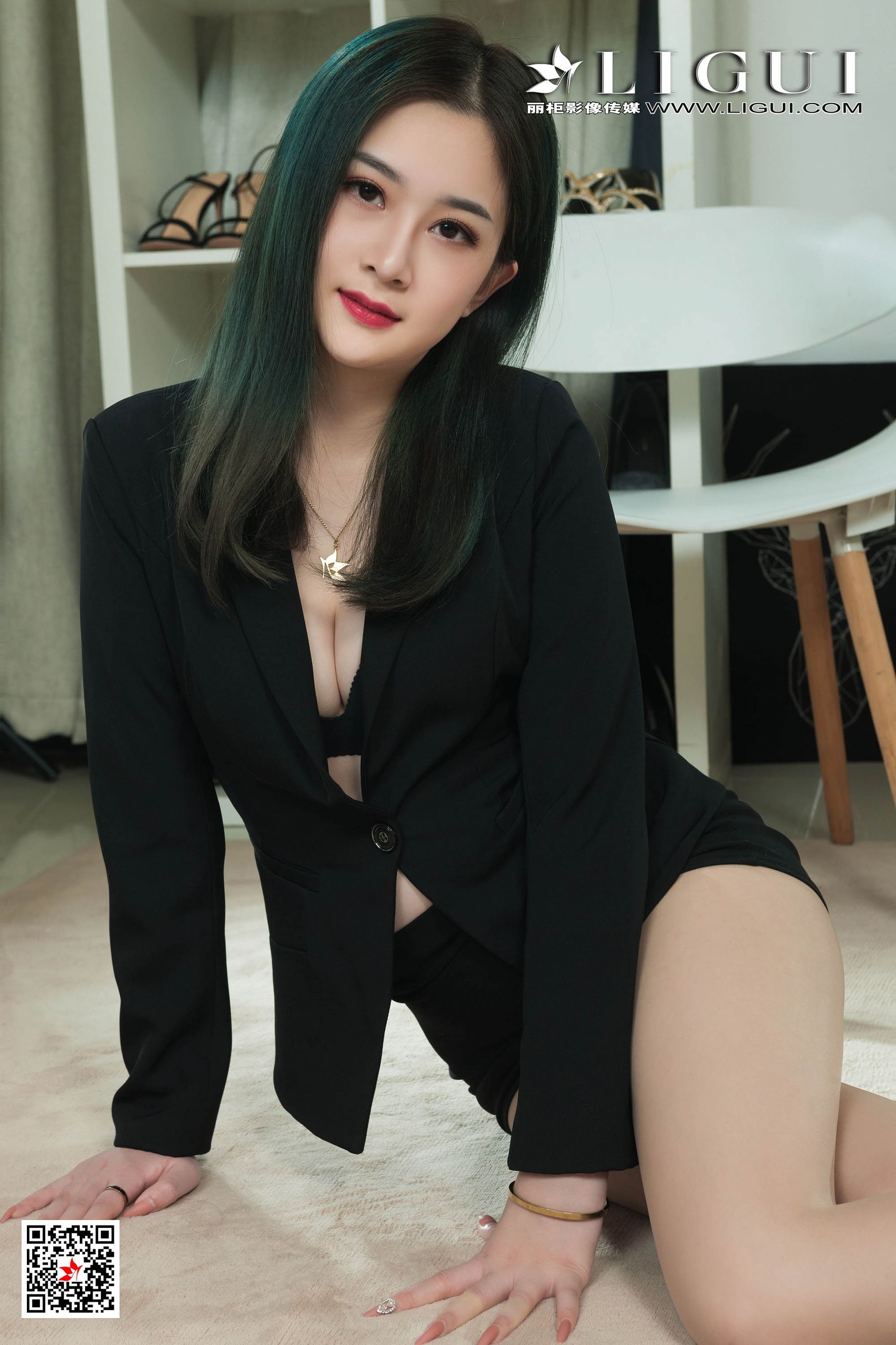 Model 婷婷《绿发秘书》 [丽柜Ligui] 写真集