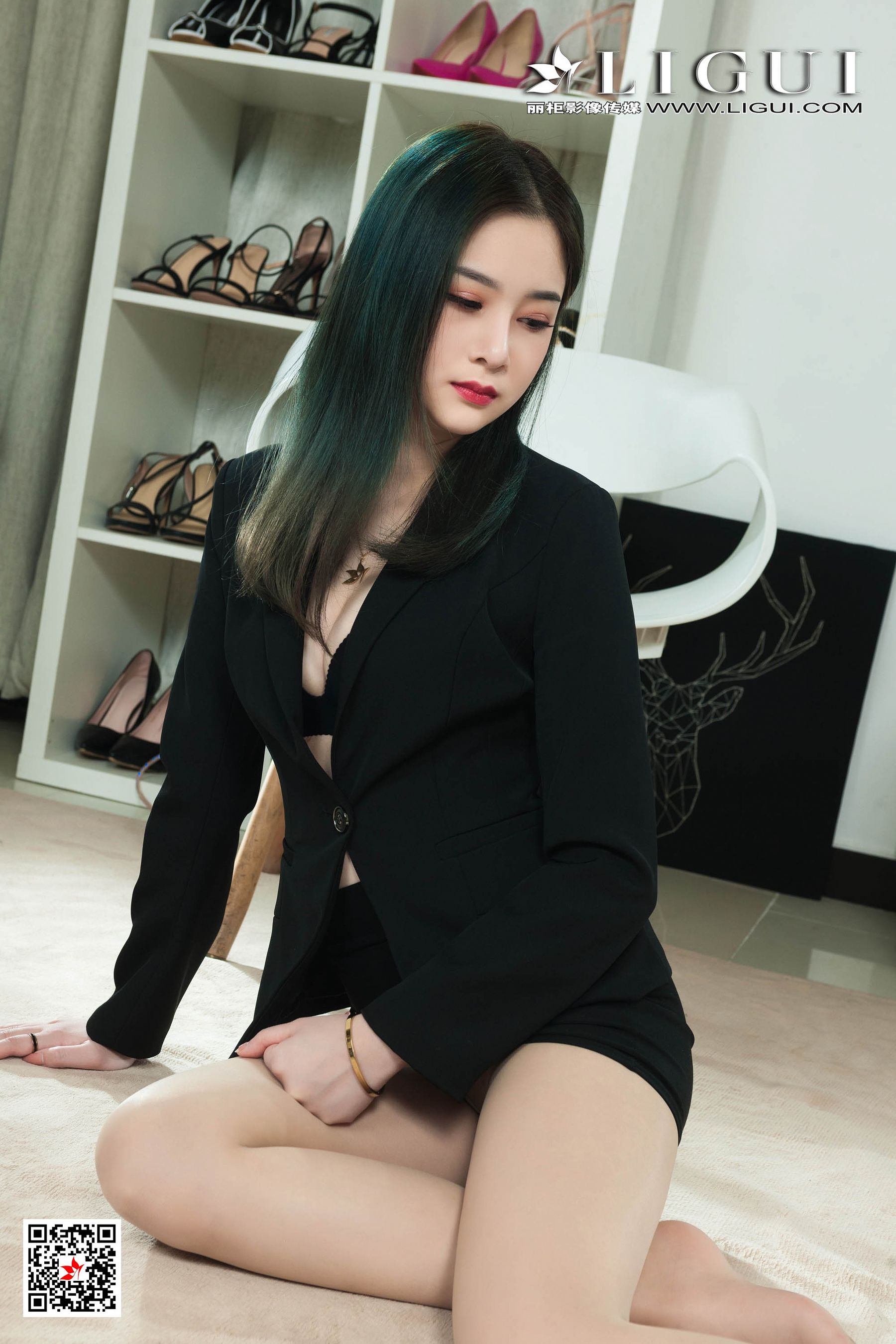 Model 婷婷《绿发秘书》 [丽柜Ligui] 写真集