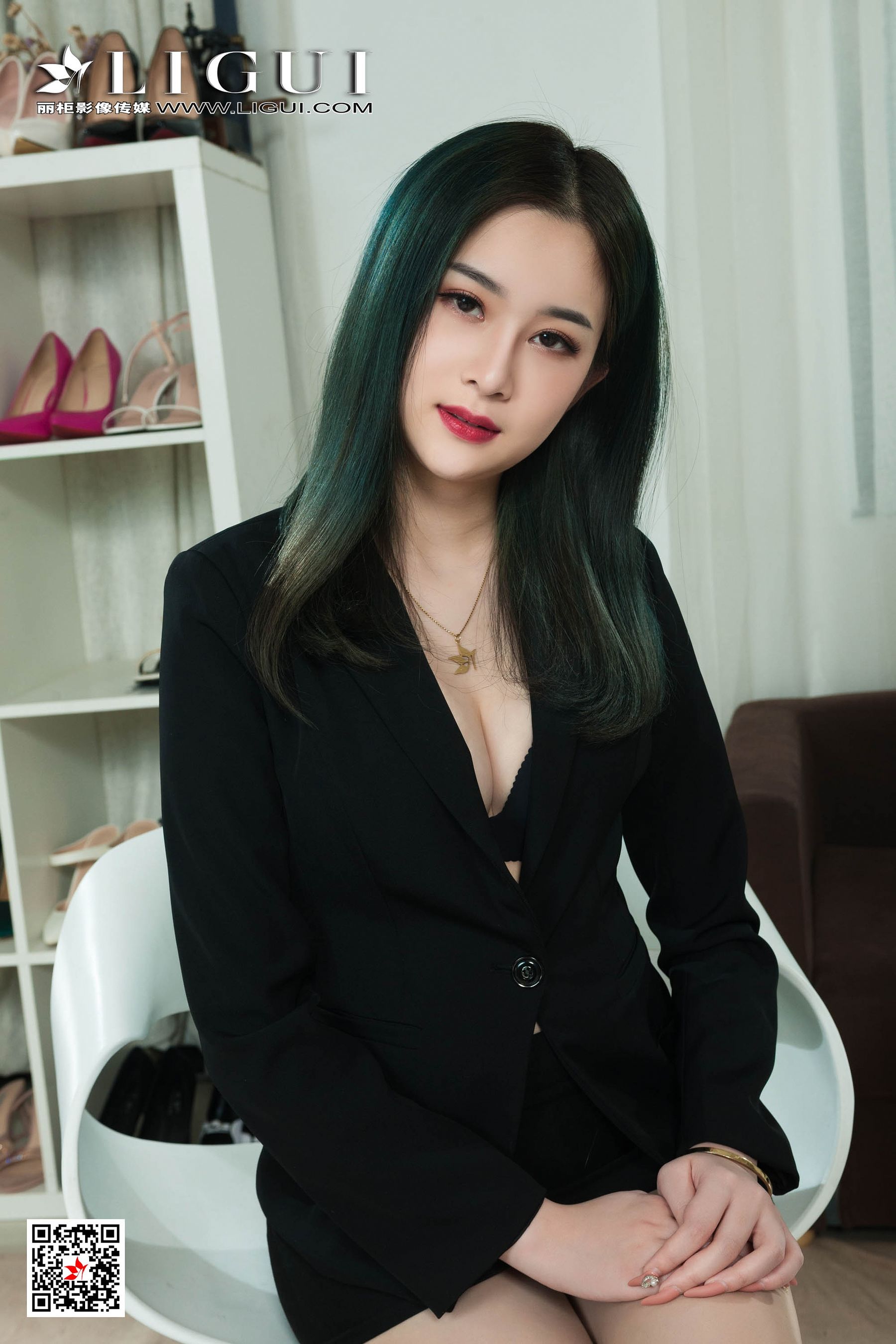 Model 婷婷《绿发秘书》 [丽柜Ligui] 写真集