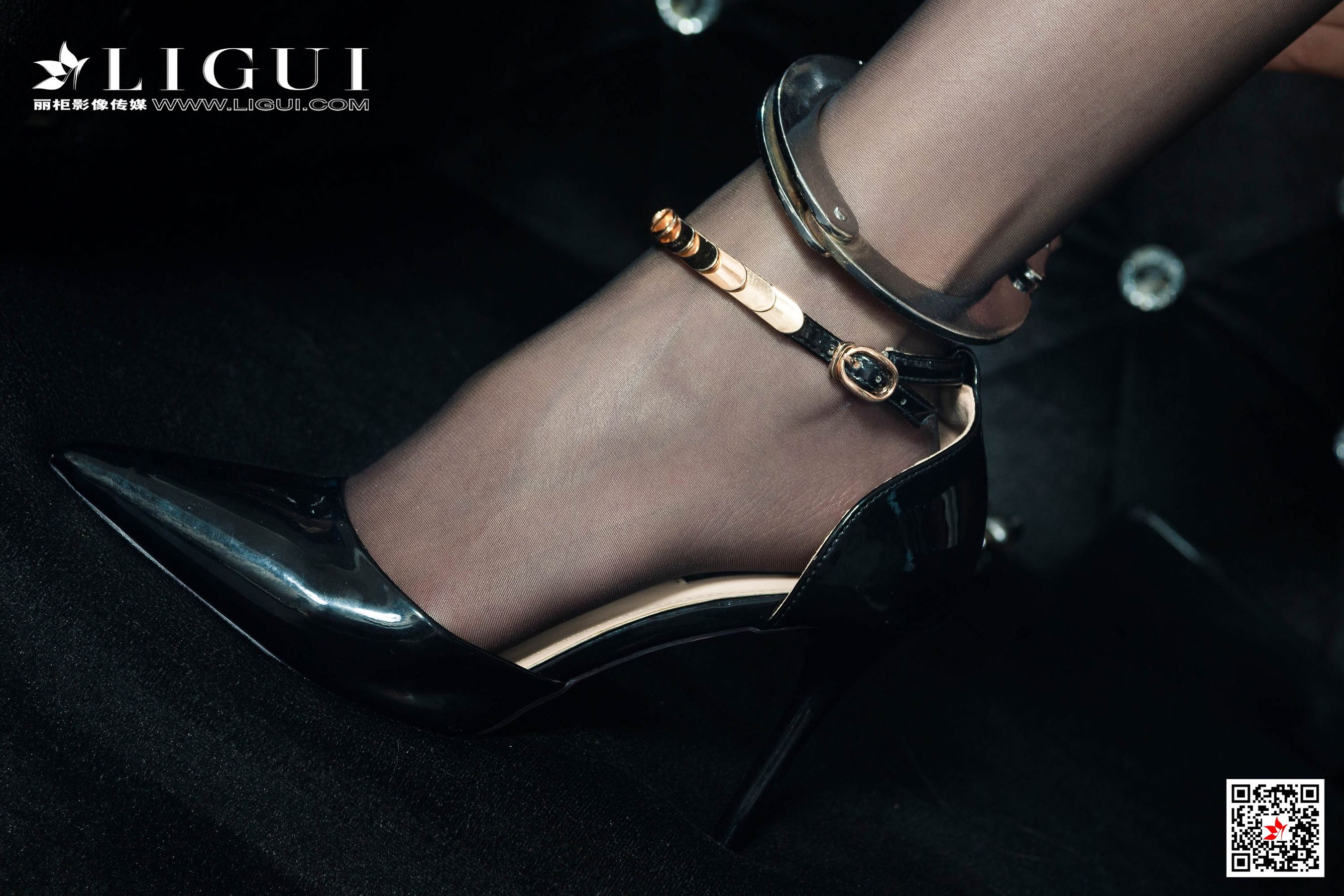 Model 甜甜《黑丝镣铐兔女郎》 [丽柜Ligui] 写真集