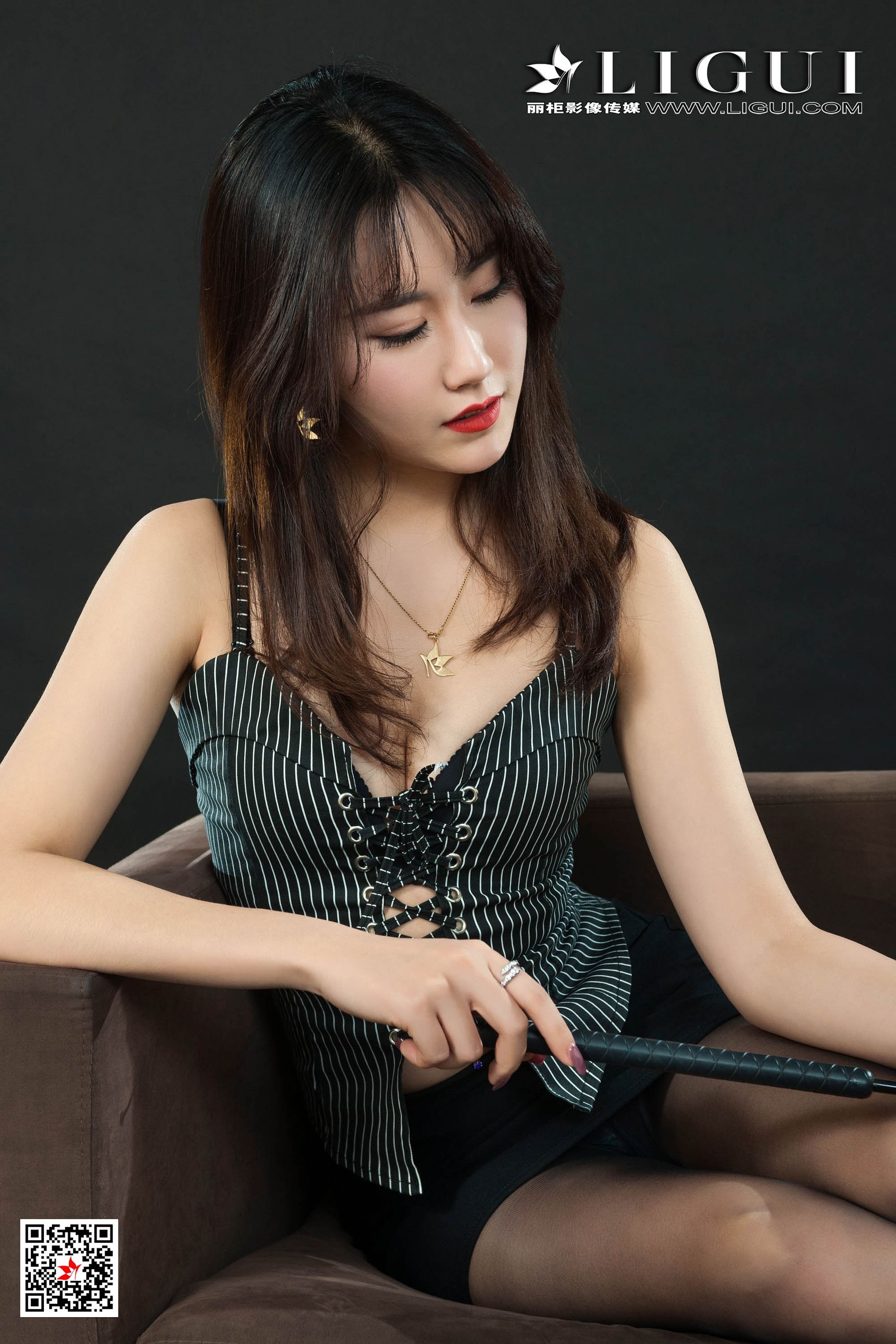 Model 子晴《极品黑丝女秘书》 [丽柜Ligui] 写真集