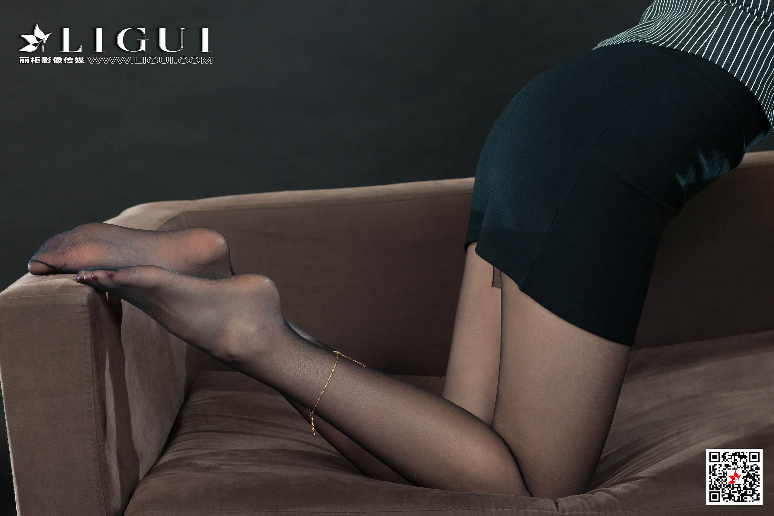 Model 子晴《极品黑丝女秘书》 [丽柜Ligui] 写真集