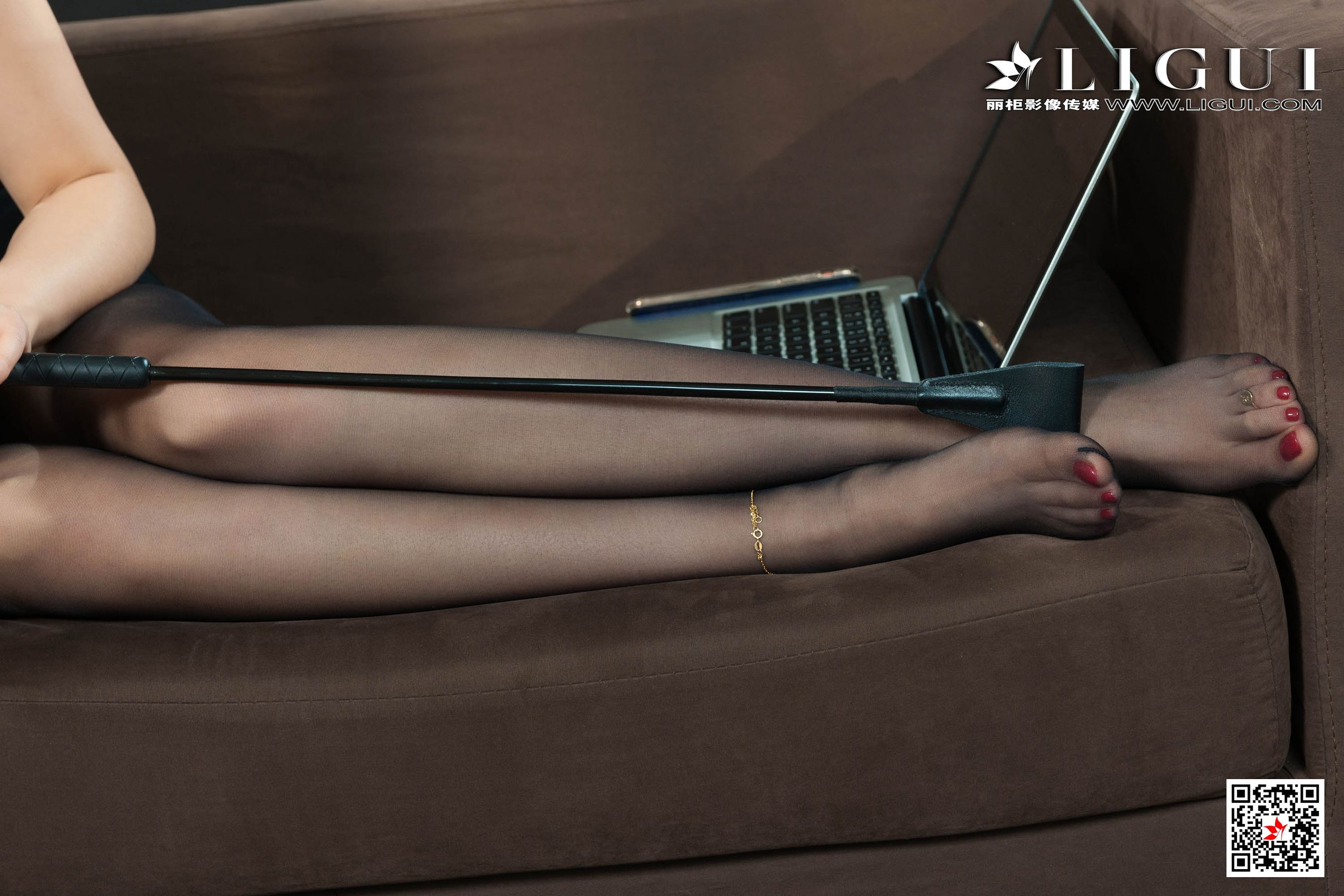 Model 子晴《极品黑丝女秘书》 [丽柜Ligui] 写真集