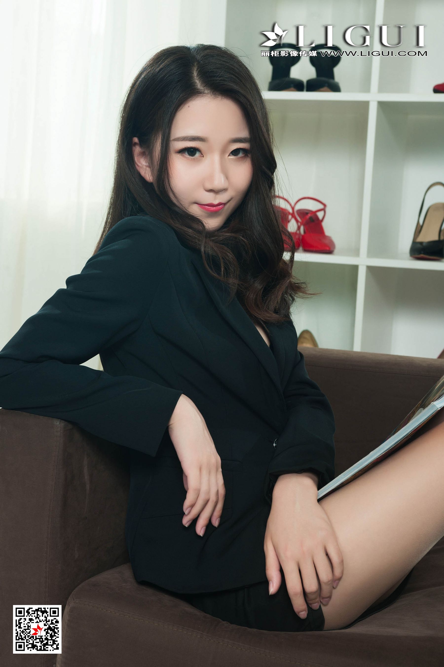 Model 程程《沙发肉丝OL》 [丽柜Ligui] 写真集