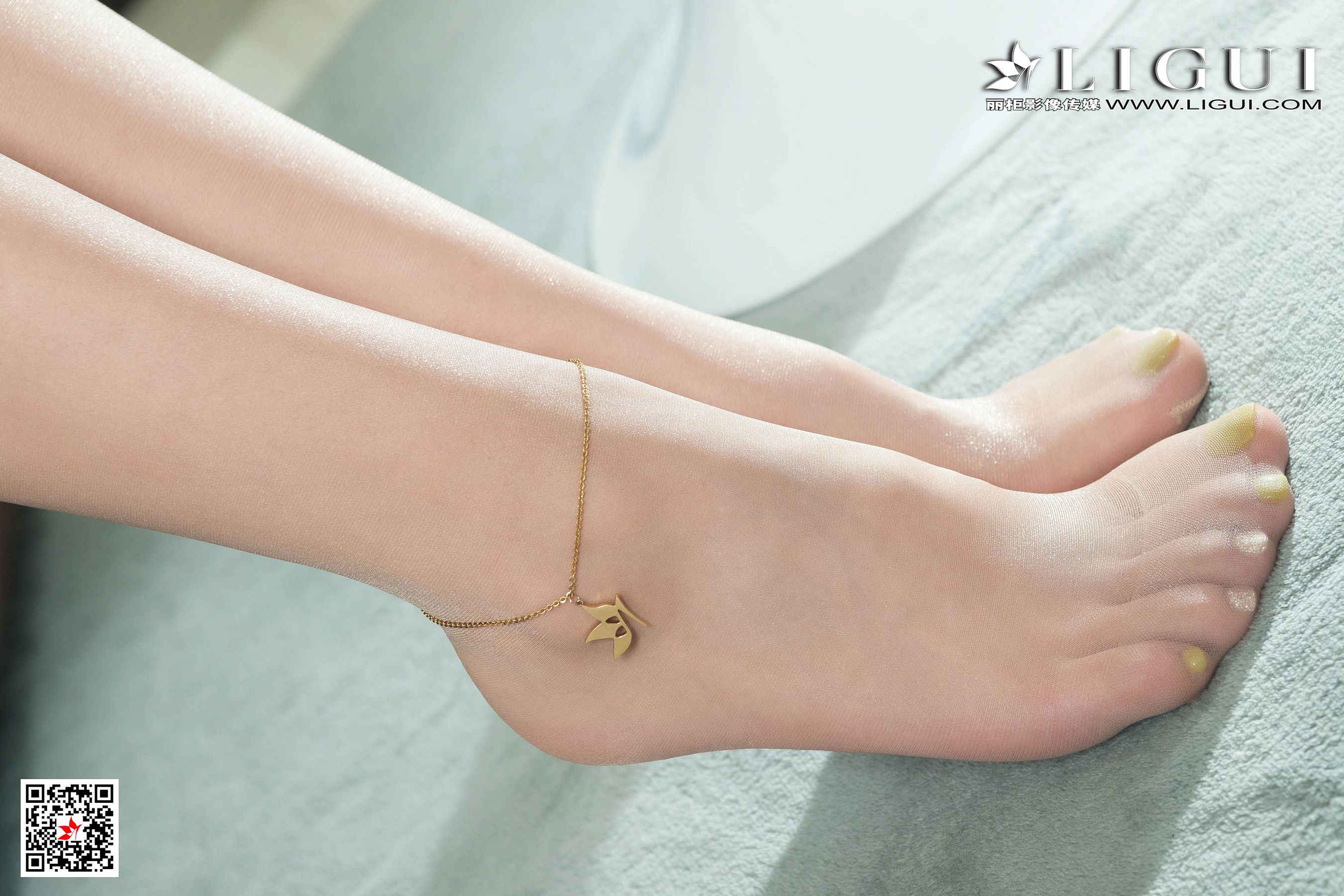 Model 程程《沙发肉丝OL》 [丽柜Ligui] 写真集