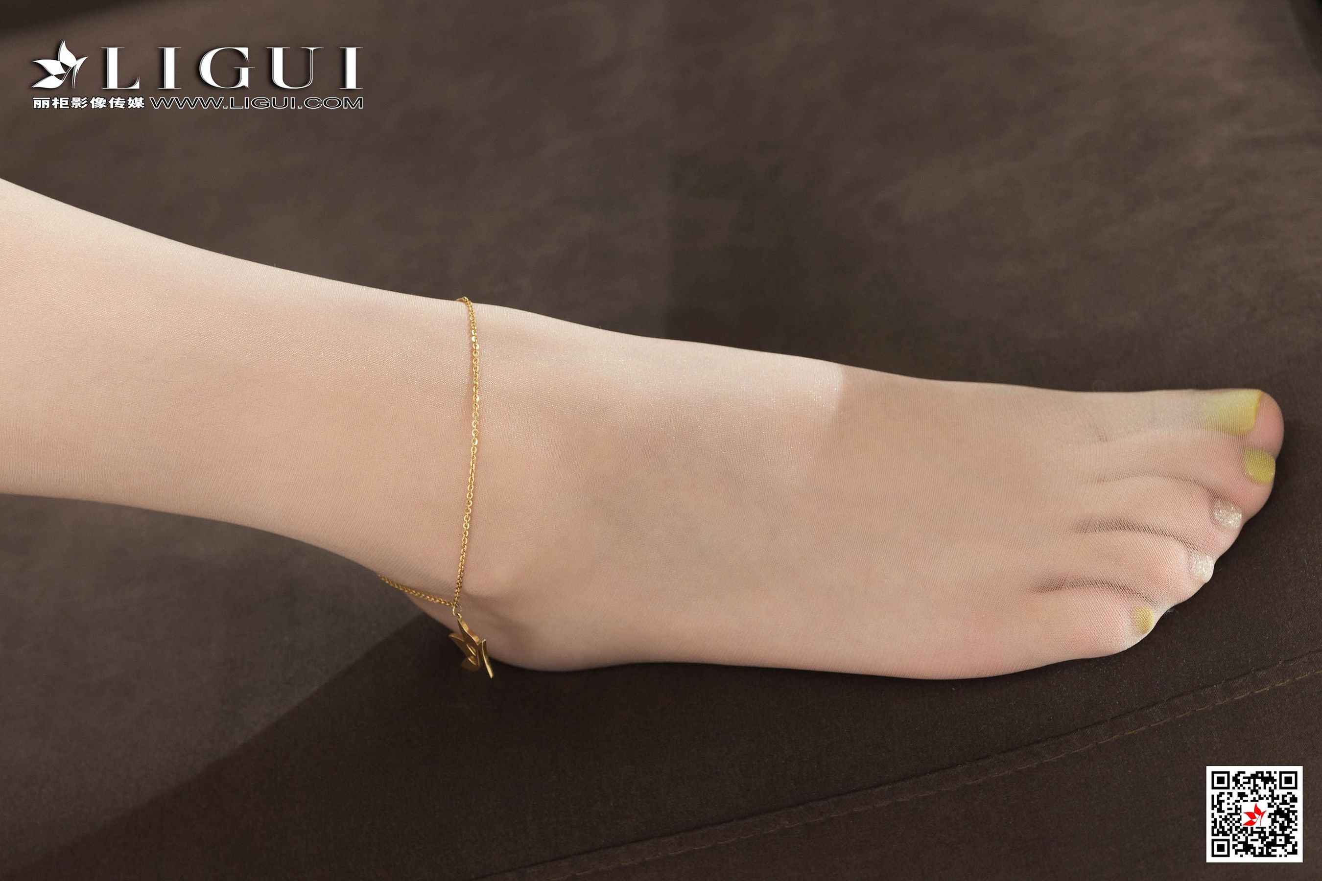 Model 程程《沙发肉丝OL》 [丽柜Ligui] 写真集