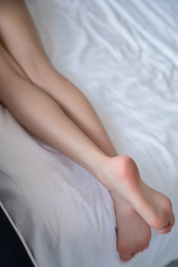 气质女神杨晨晨玉腿软滑肌肤白嫩嫩