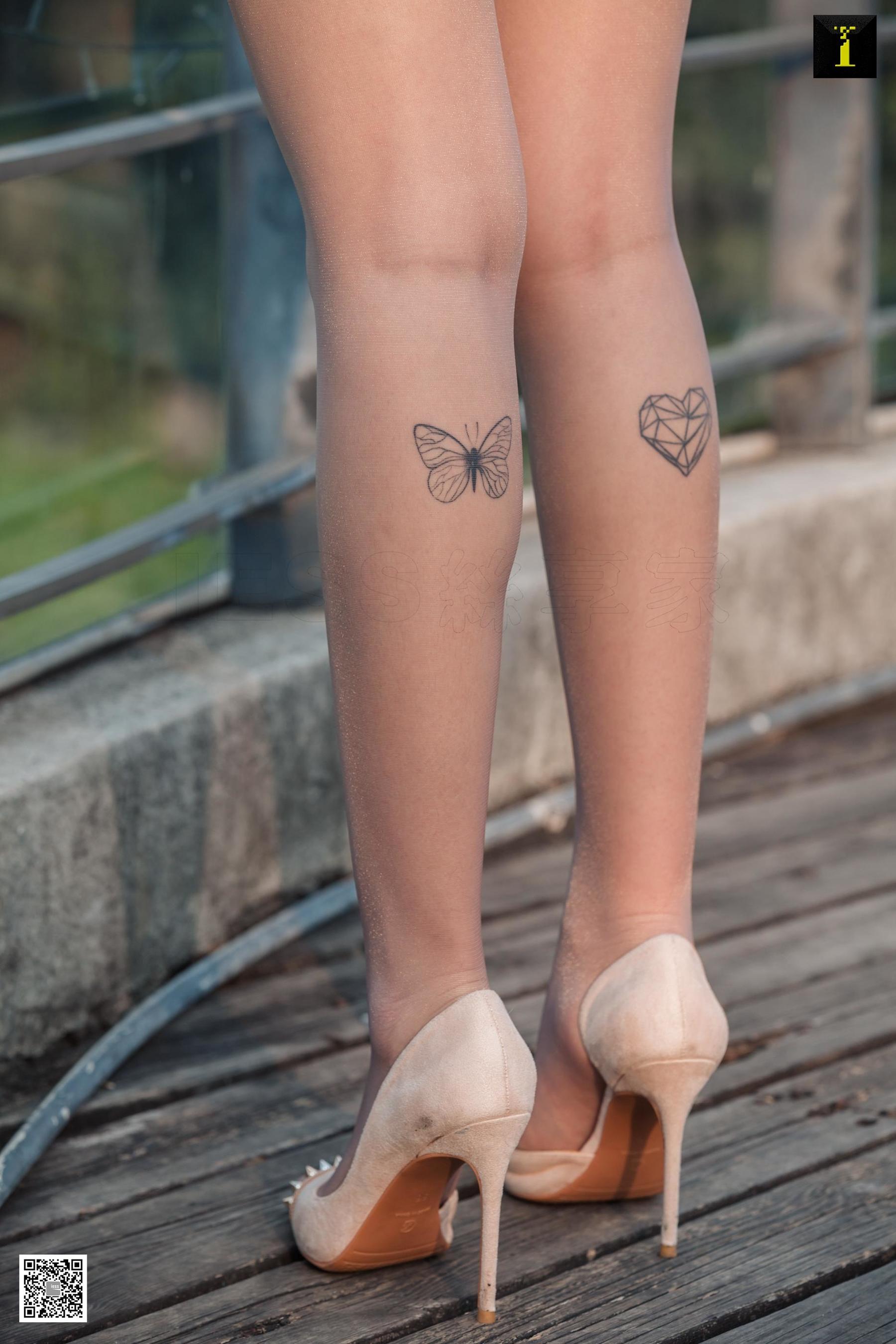 模特可乐 《灰丝下的可爱纹身》 [异思趣向IESS] 写真集