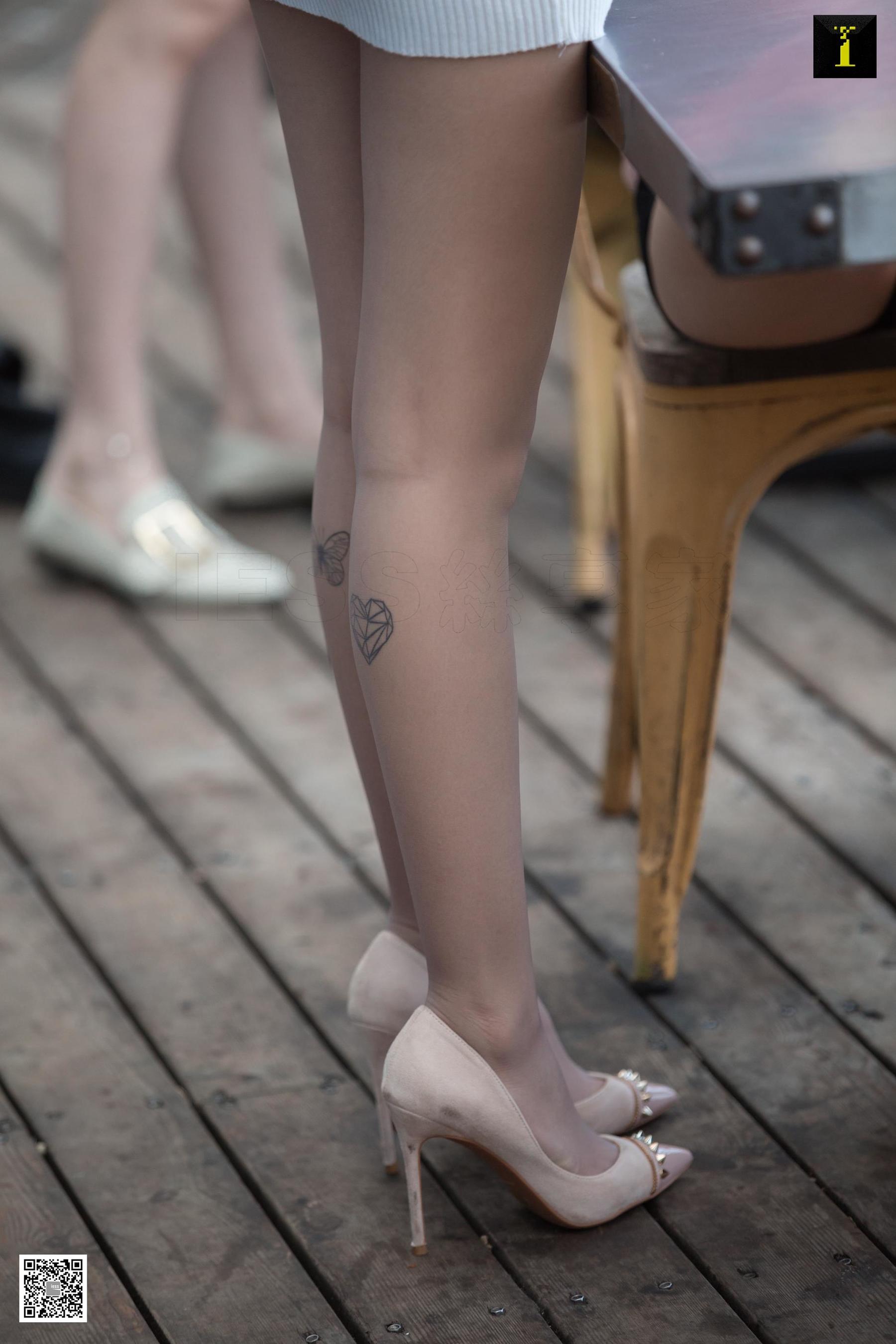 模特可乐 《灰丝下的可爱纹身》 [异思趣向IESS] 写真集