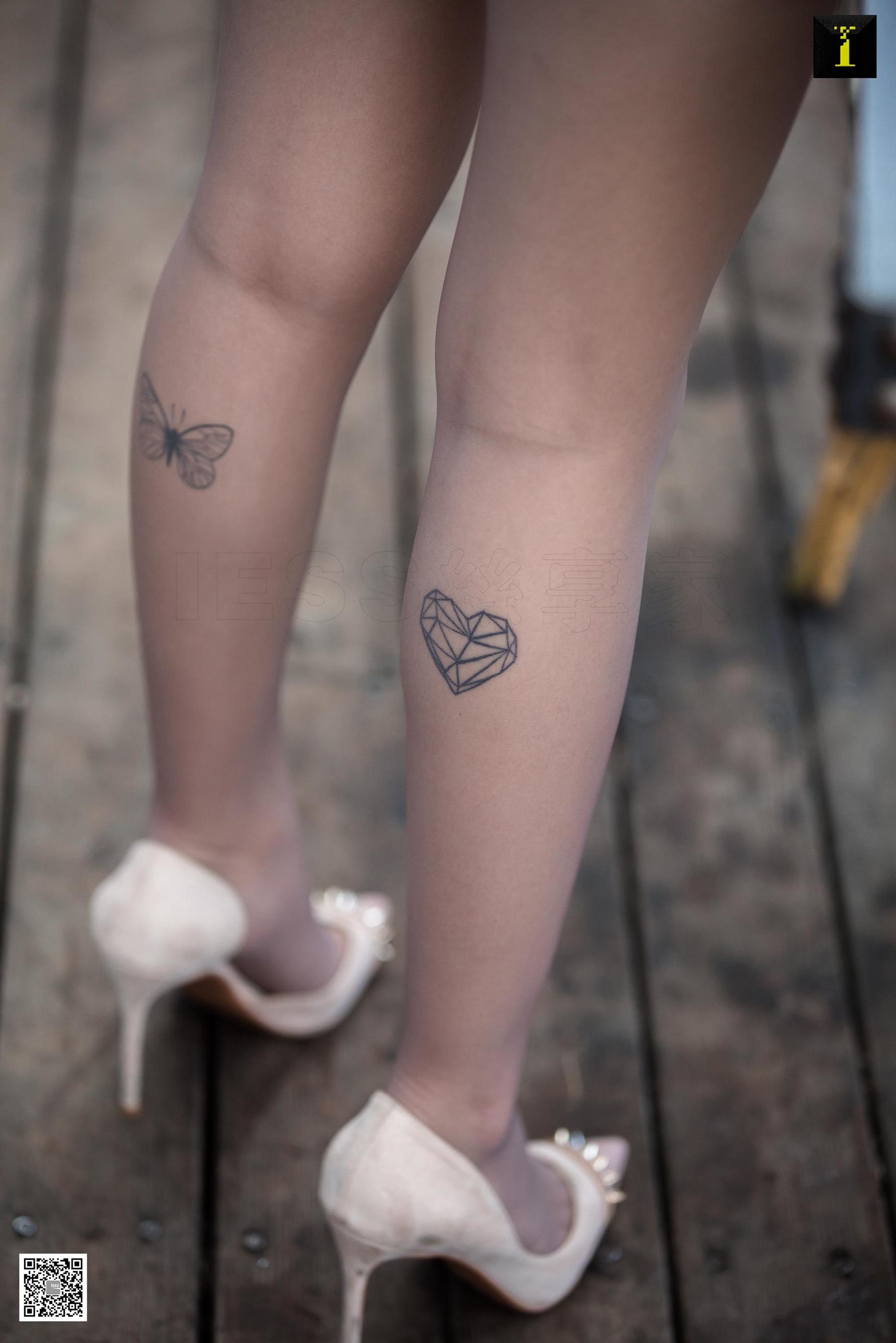 模特可乐 《灰丝下的可爱纹身》 [异思趣向IESS] 写真集