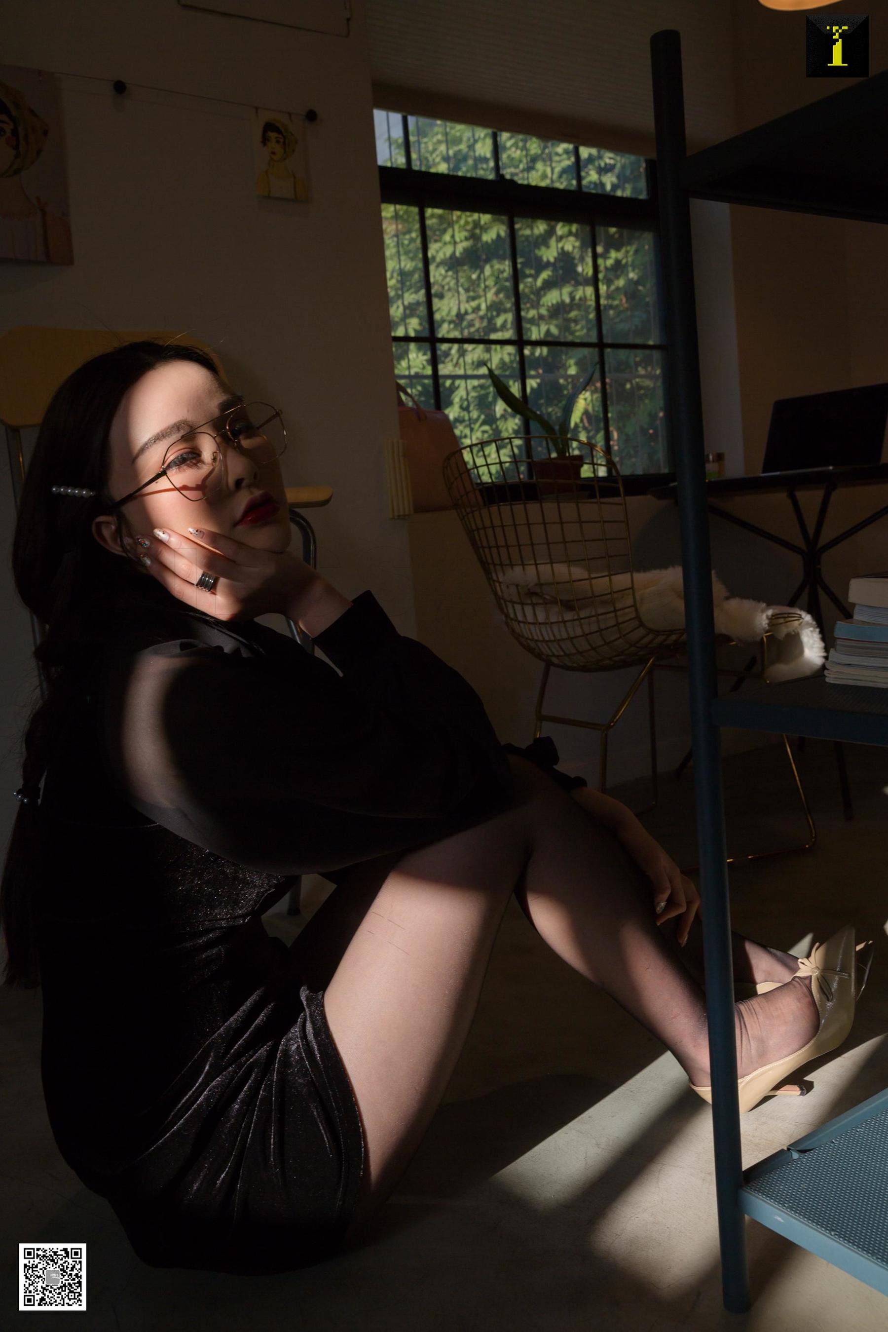 喵姐 《现代旗袍白领》 [异思趣向IESS] 写真集