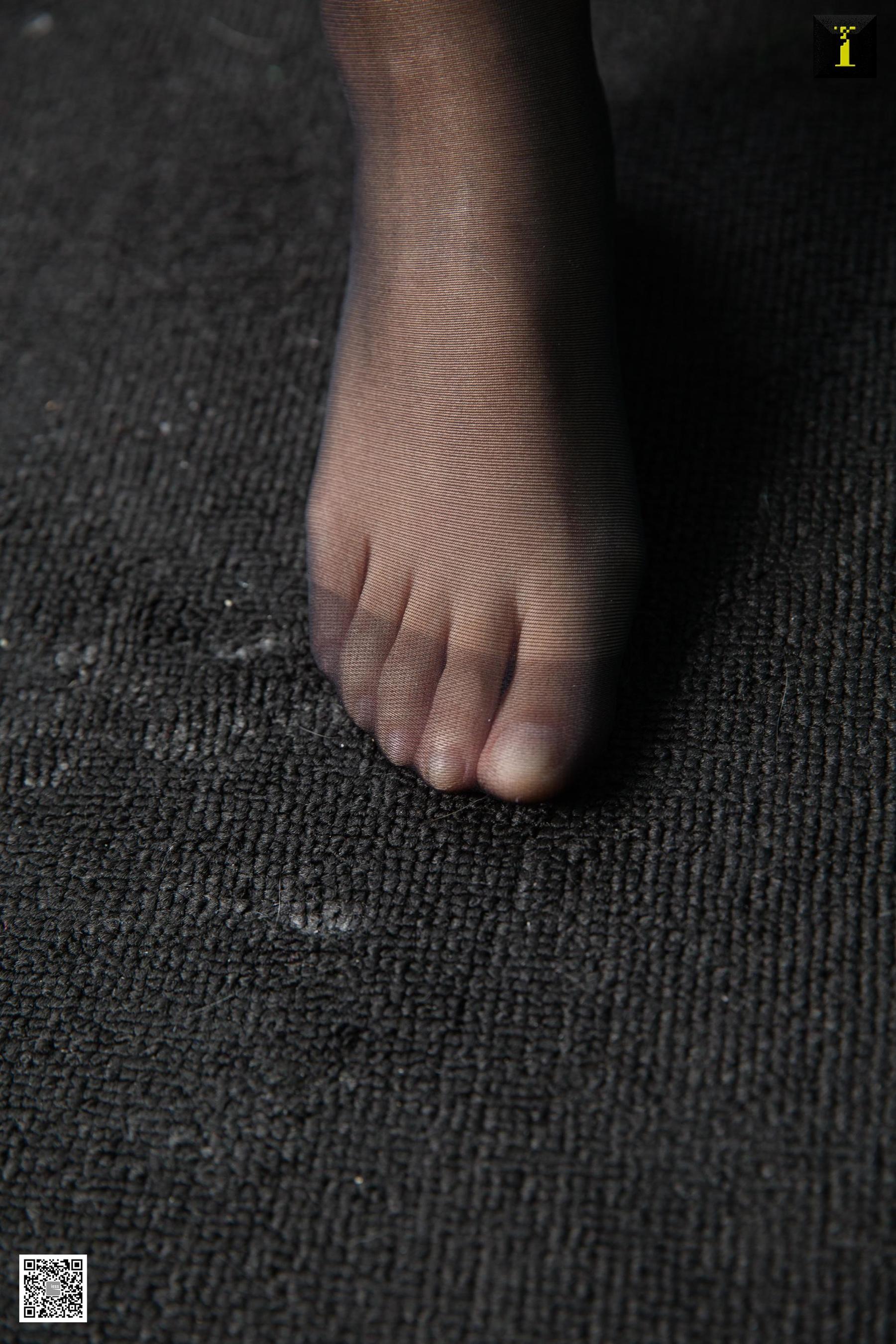 婉萍 《收藏高跟的白领》 [异思趣向IESS] 写真集