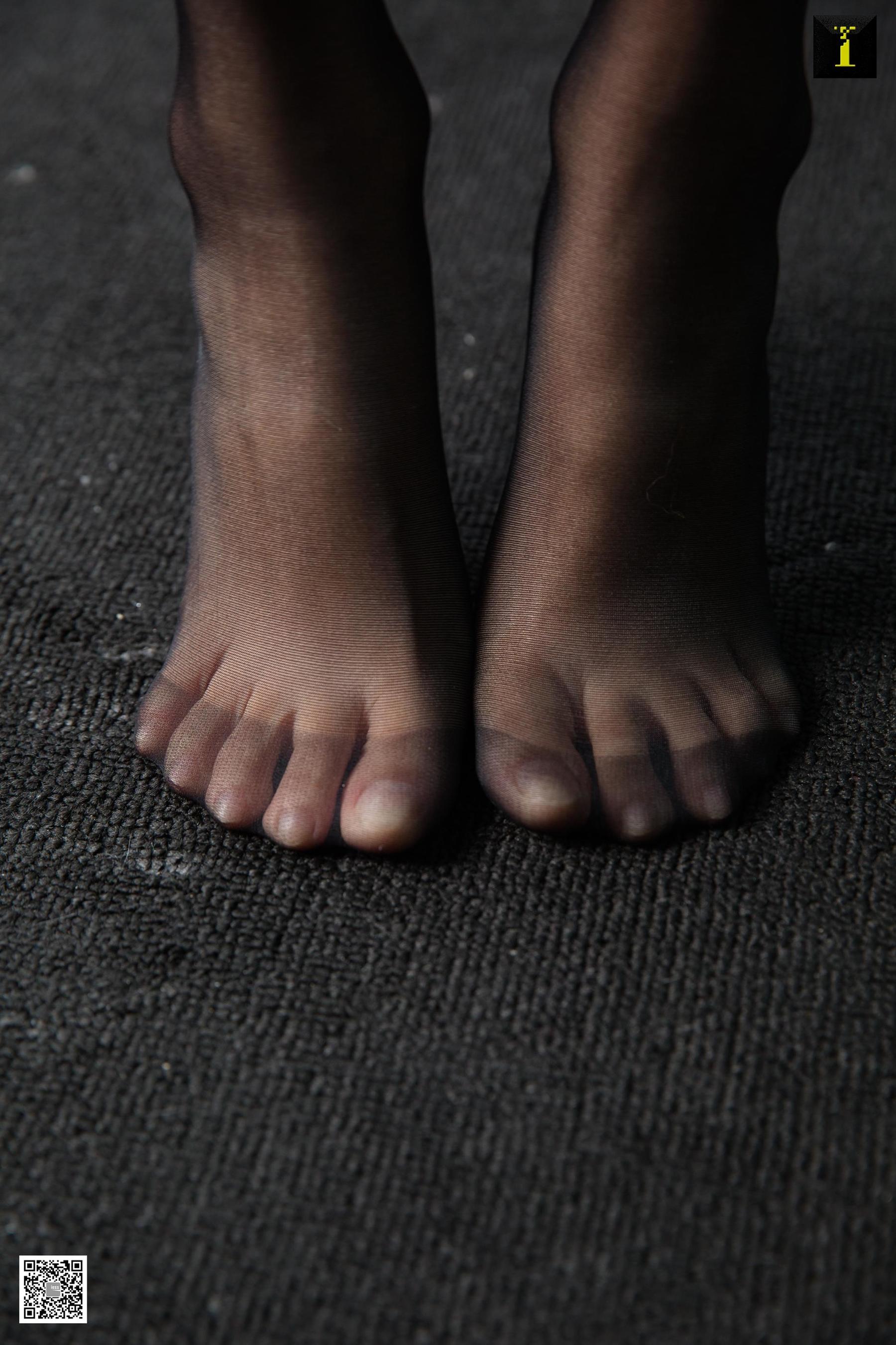 婉萍 《收藏高跟的白领》 [异思趣向IESS] 写真集