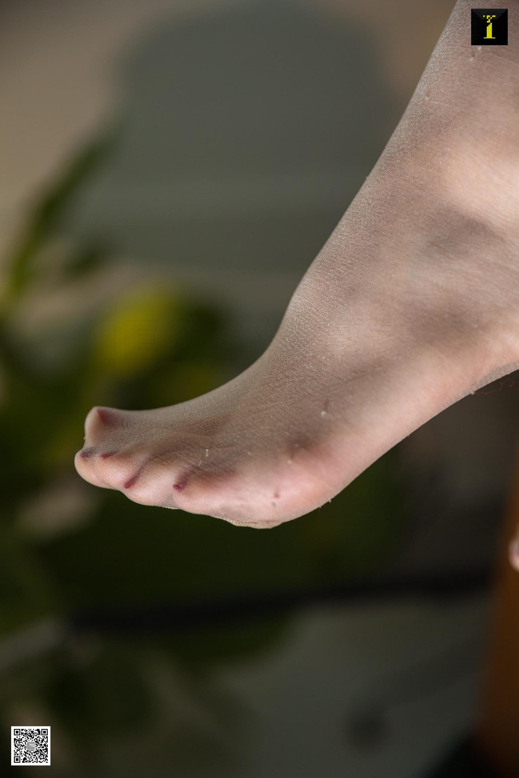 小小 《你选高跟还是平底》 [异思趣向IESS] 写真集