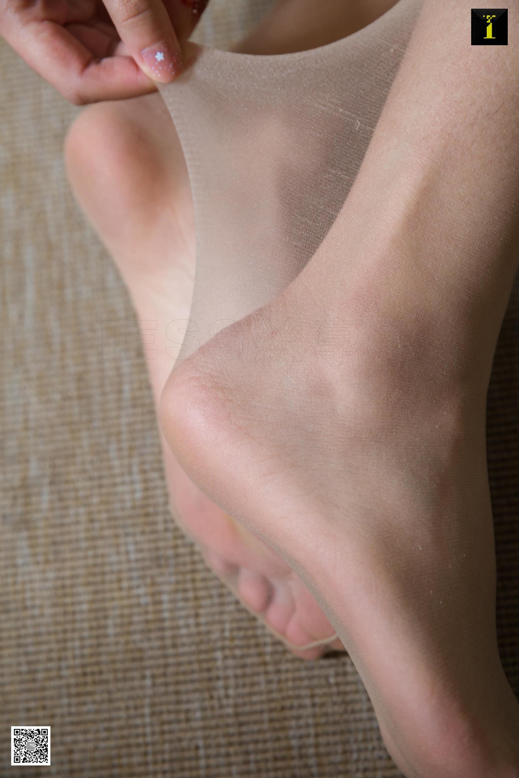 小小 《你选高跟还是平底》 [异思趣向IESS] 写真集