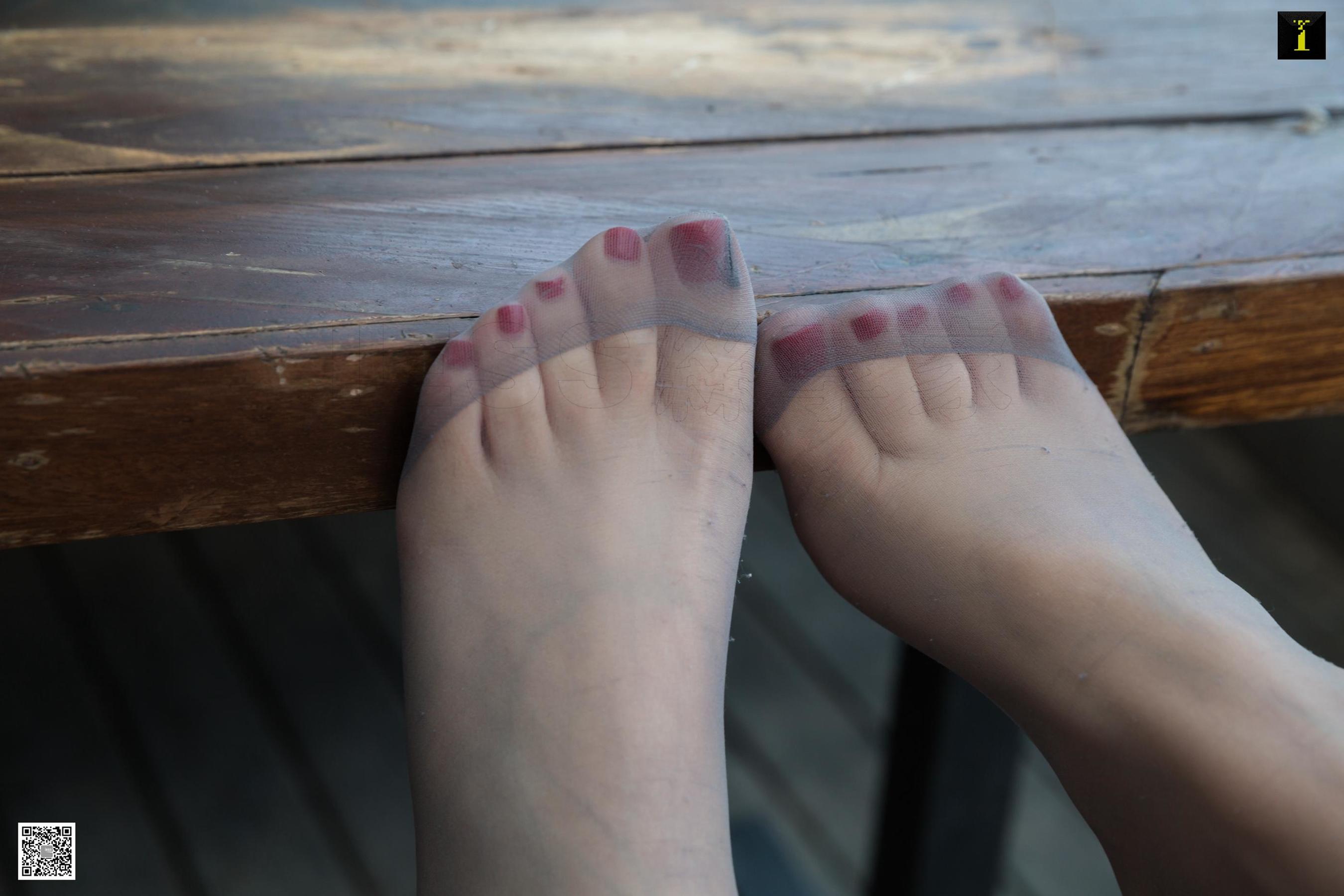 紫薇 《湖畔旁的紫薇》 [异思趣向IESS] 写真集