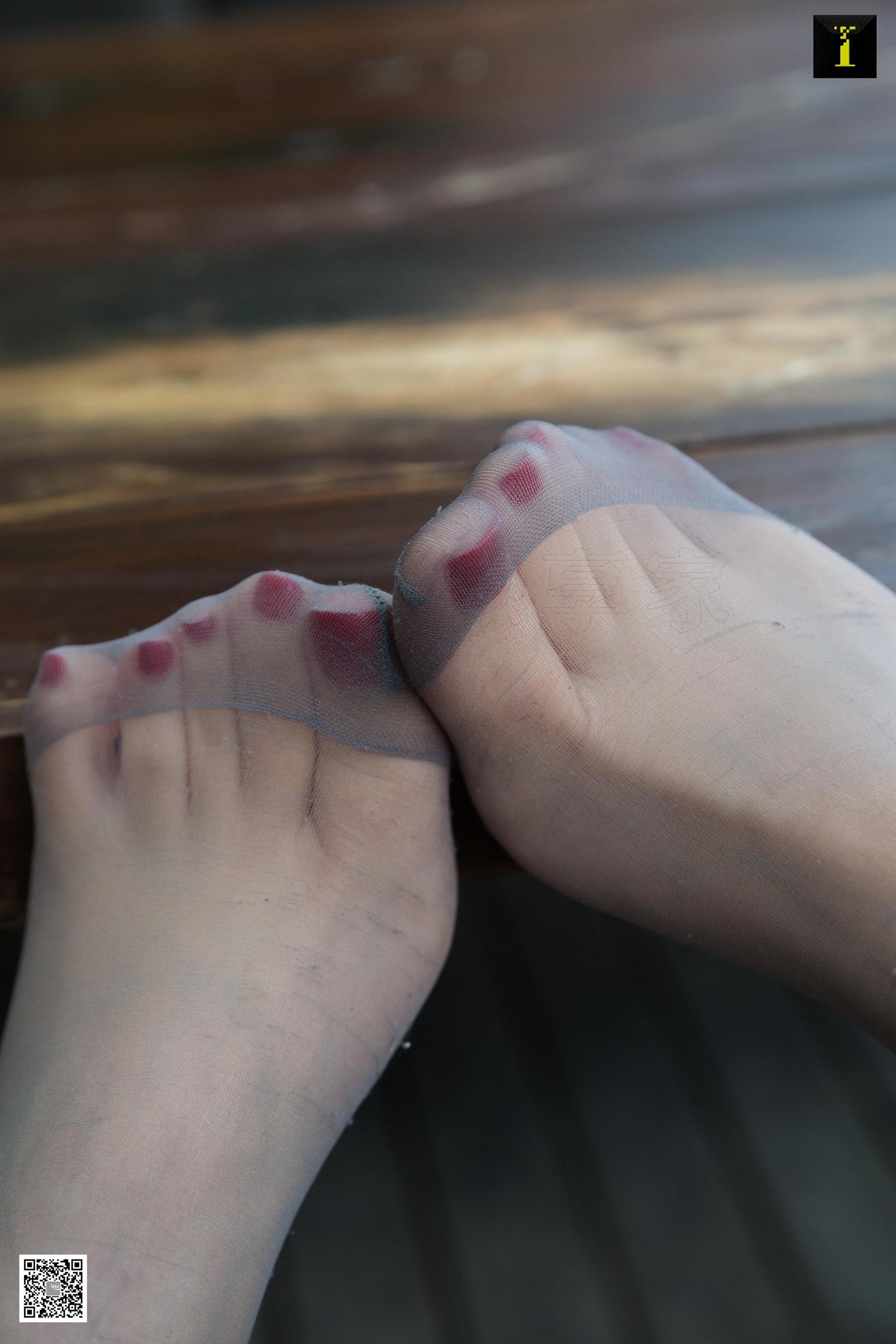 紫薇 《湖畔旁的紫薇》 [异思趣向IESS] 写真集