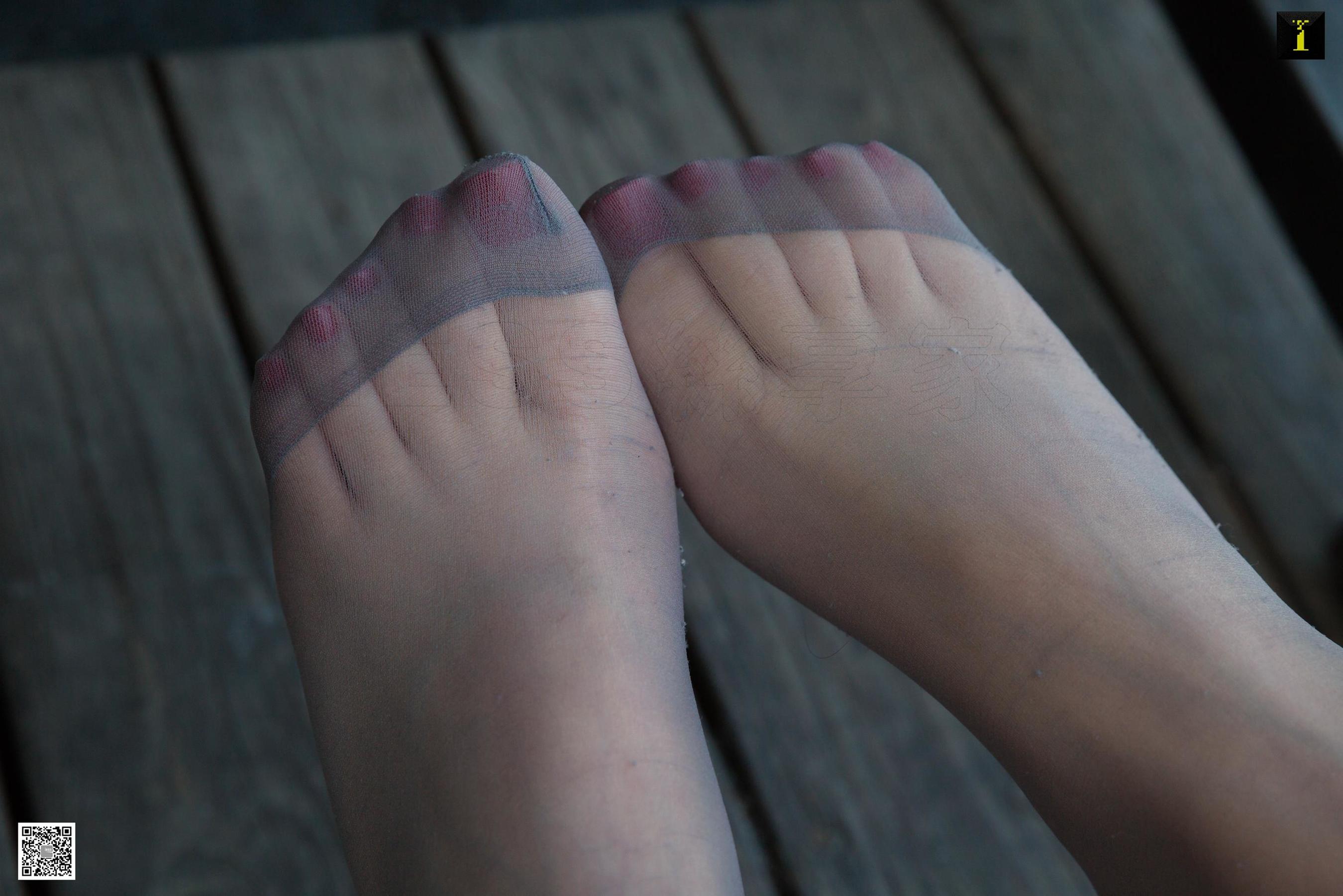 紫薇 《湖畔旁的紫薇》 [异思趣向IESS] 写真集