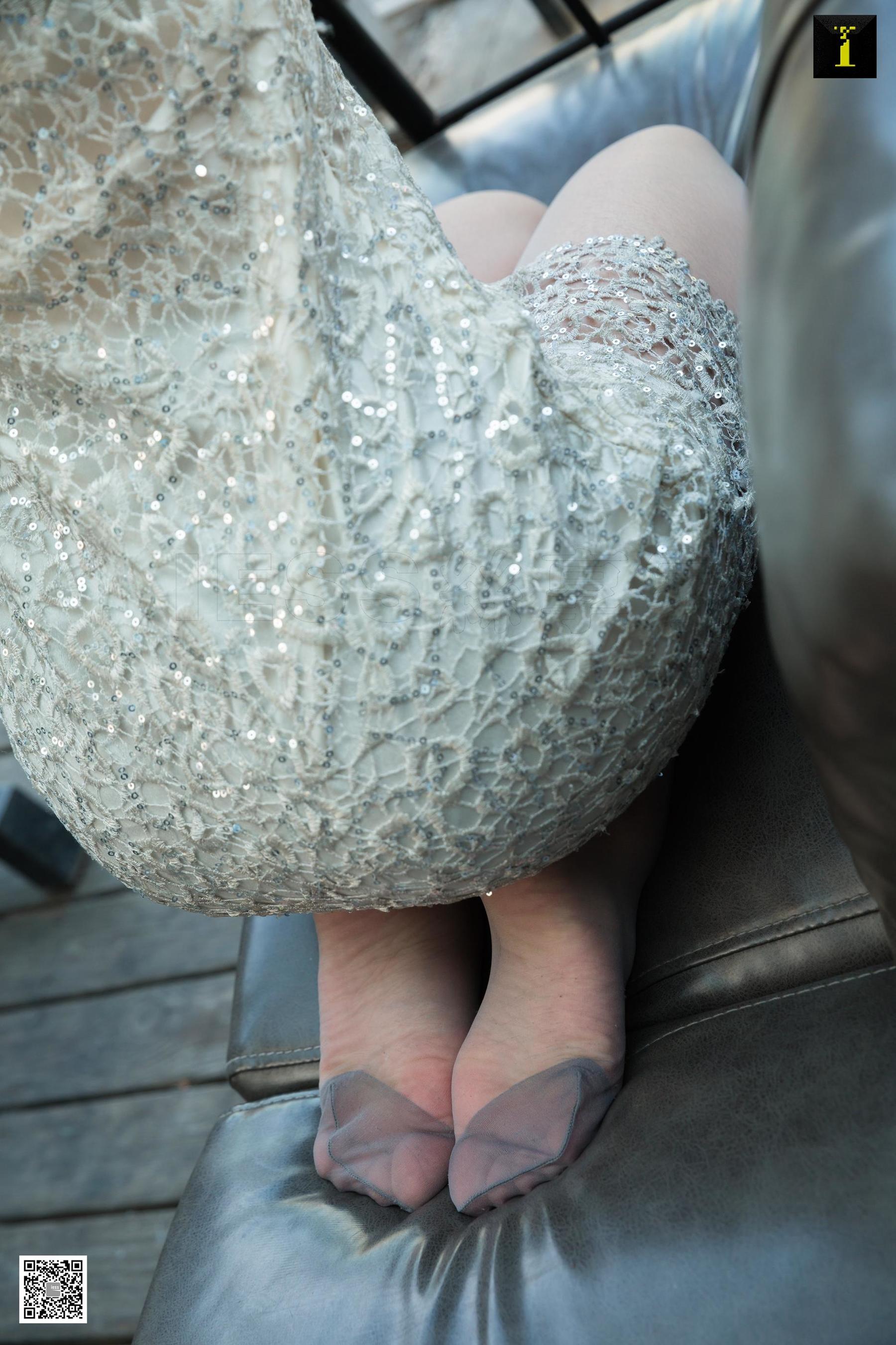 紫薇 《湖畔旁的紫薇》 [异思趣向IESS] 写真集