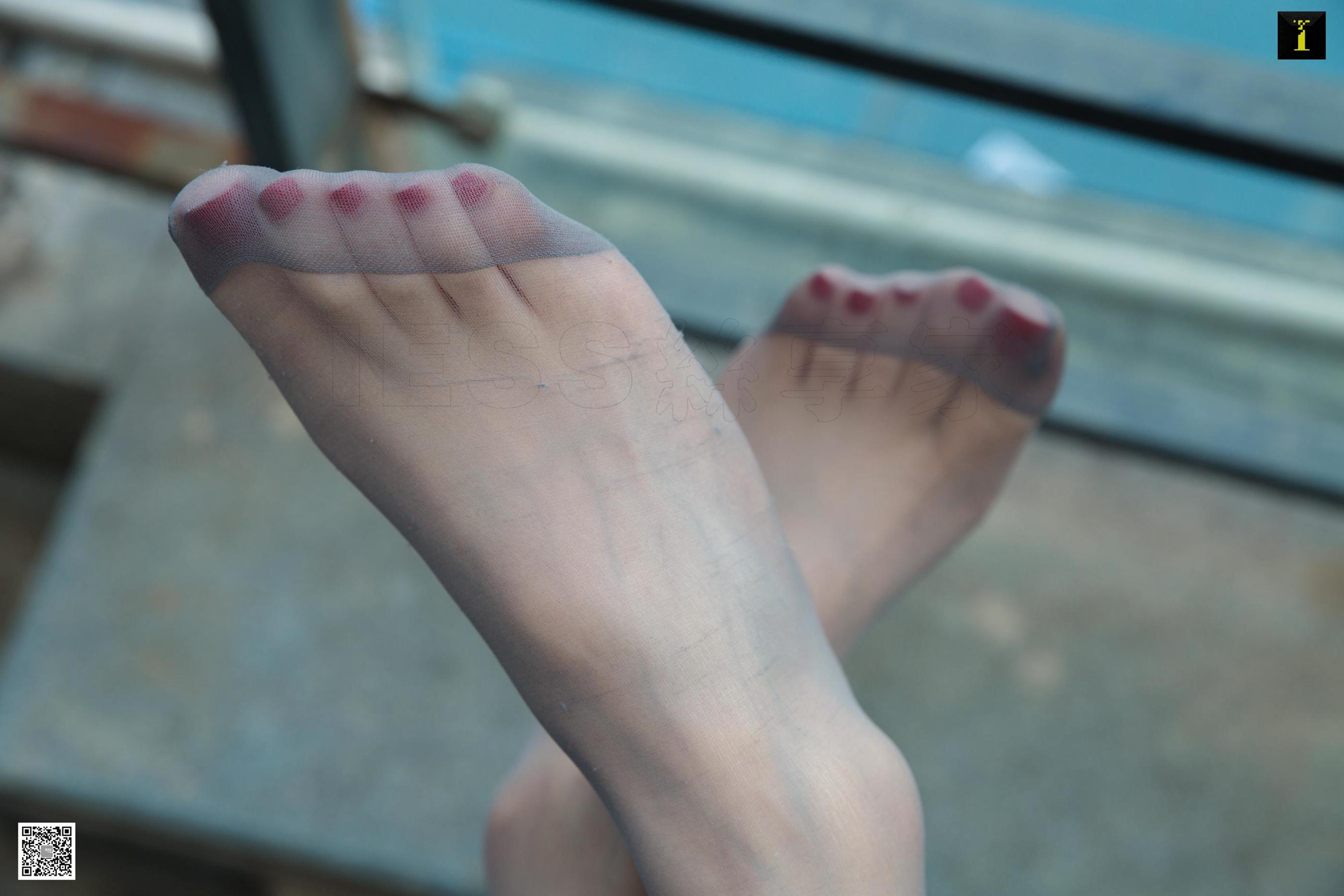 紫薇 《湖畔旁的紫薇》 [异思趣向IESS] 写真集