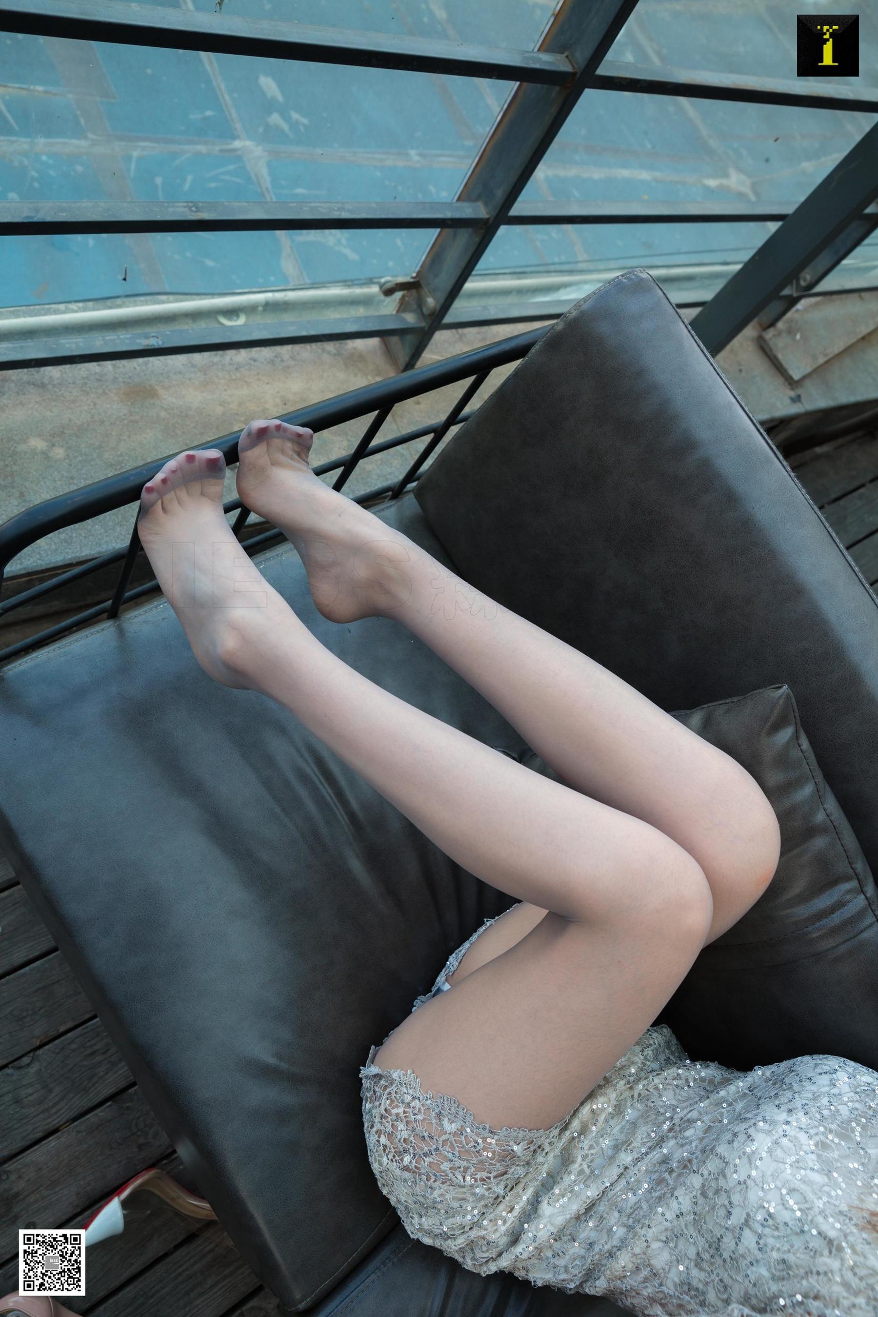 紫薇 《湖畔旁的紫薇》 [异思趣向IESS] 写真集