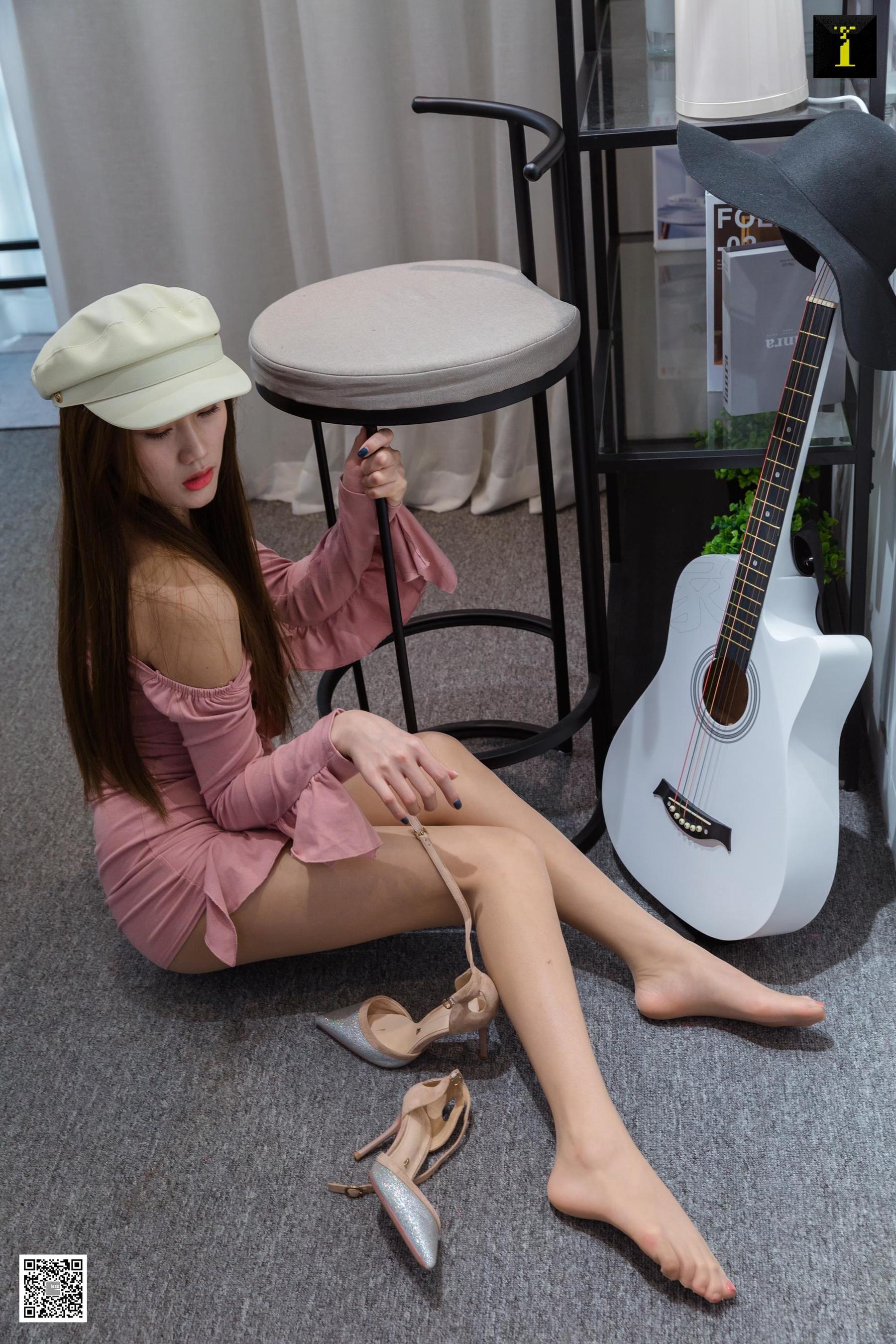 羽西 《白帽子女郎》 [异思趣向IESS] 写真集