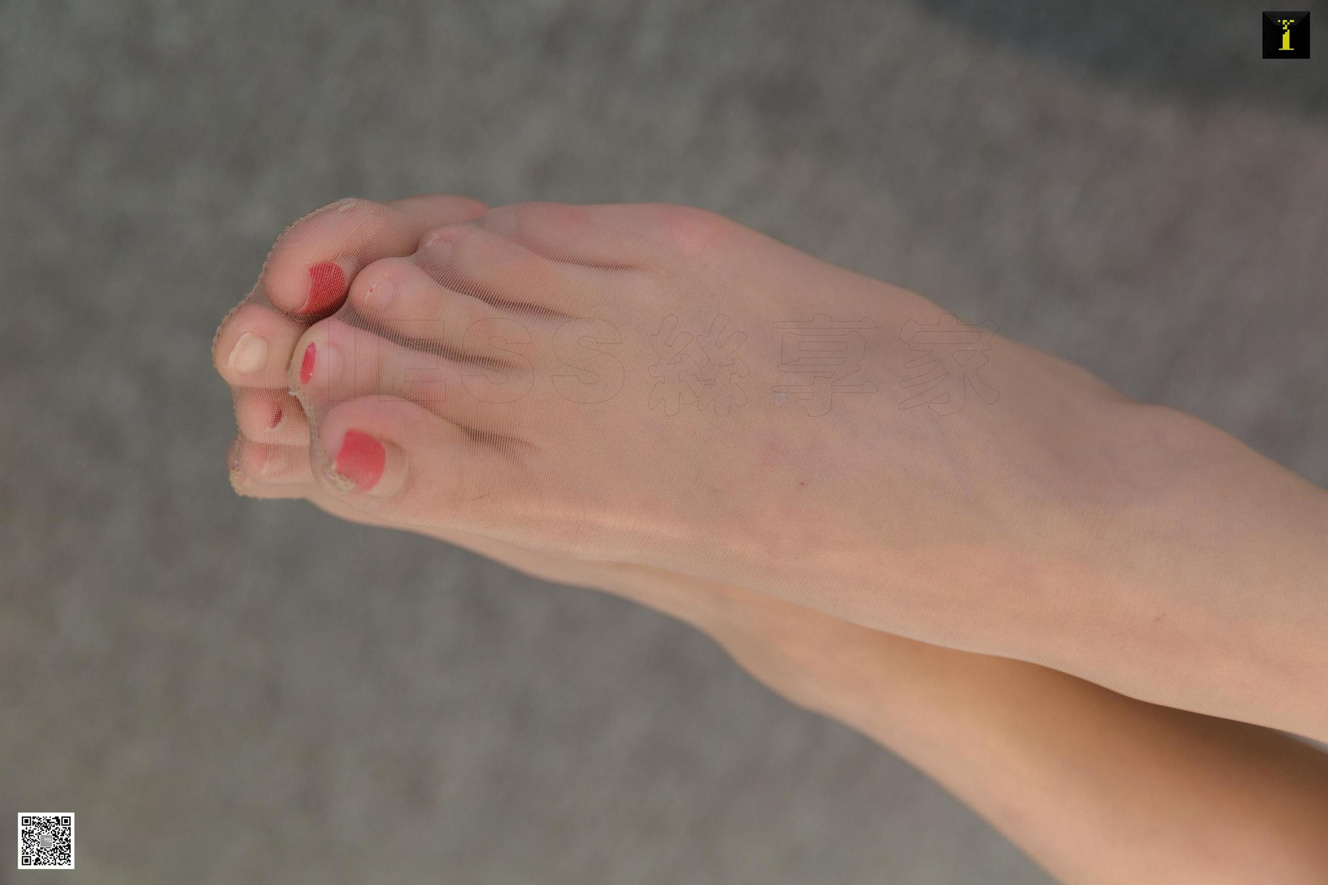 羽西 《白帽子女郎》 [异思趣向IESS] 写真集