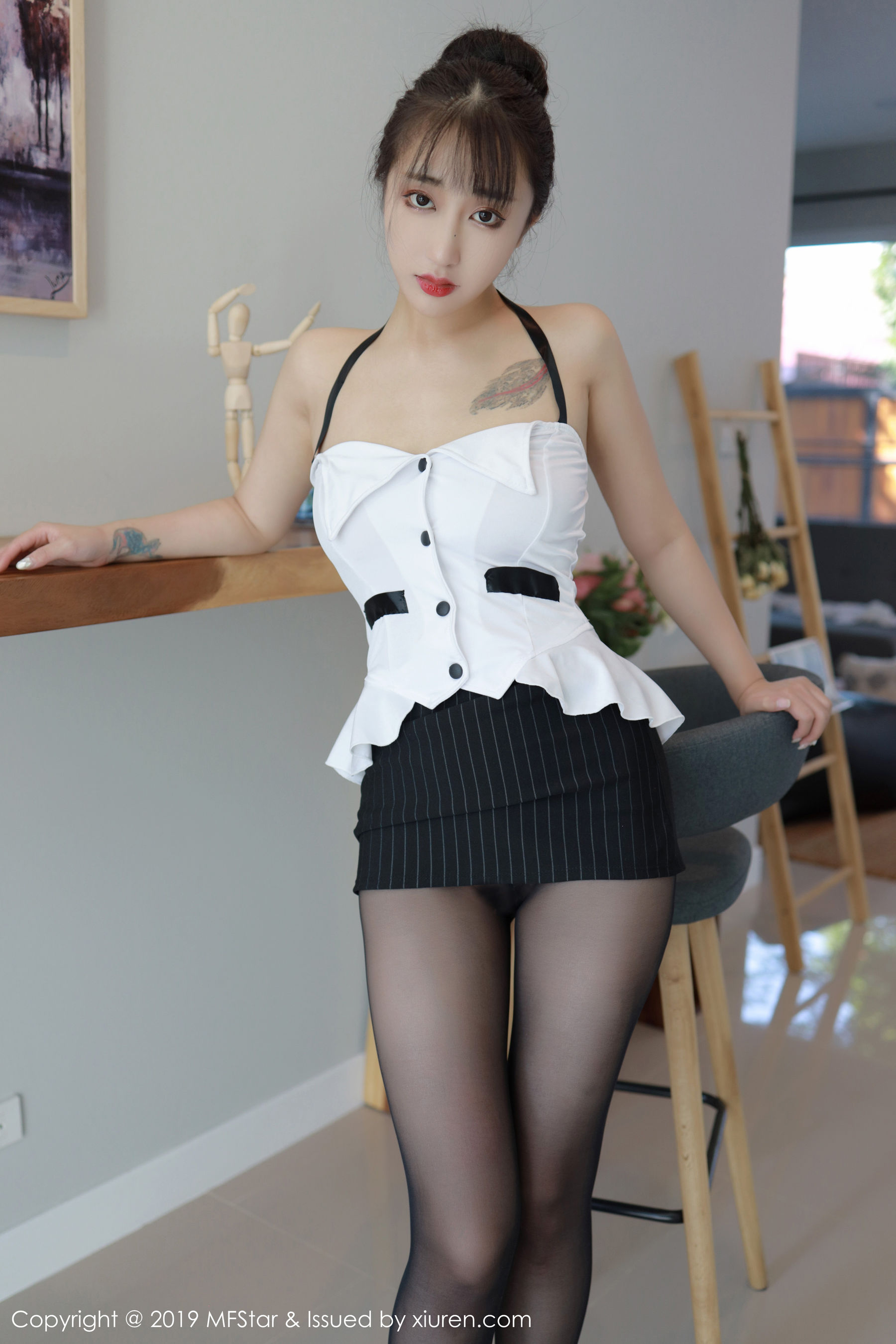 Betty林子欣《极致黑丝美腿诱惑》 [模范学院MFStar] Vol.238 写真集