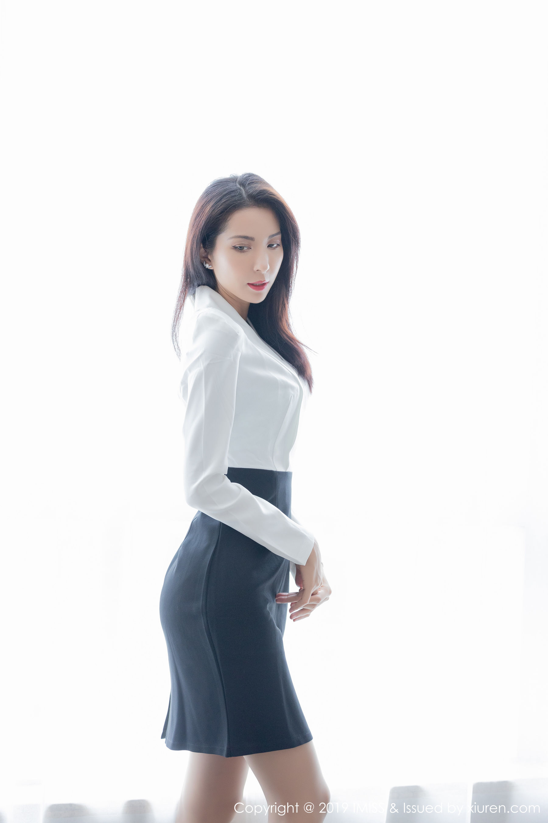 陈良玲Carry《OL丝袜美腿美足》 [爱蜜社IMiss] Vol.414 写真集