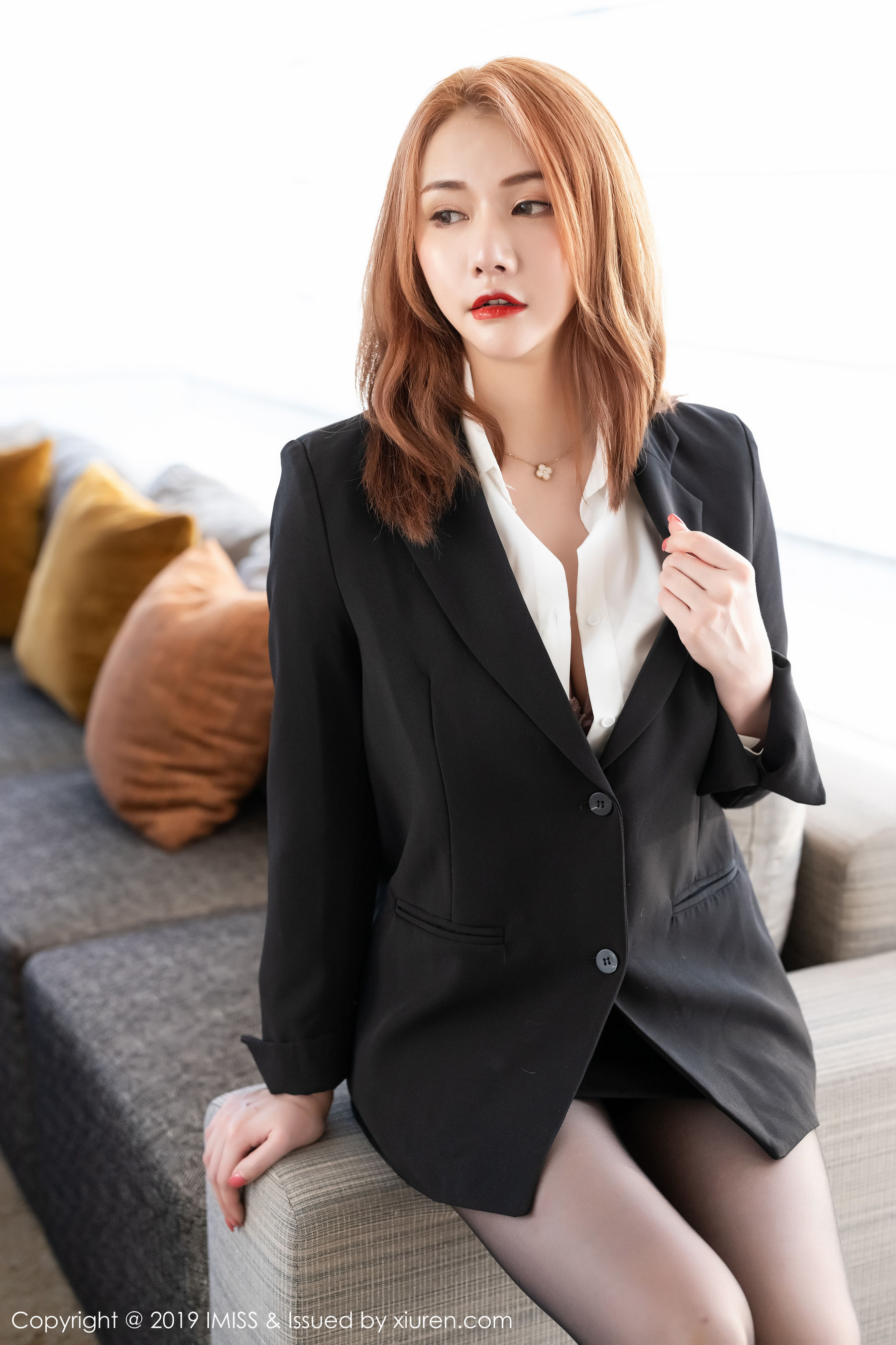 Evon陈赞之《性感制服丝袜诱惑》 [爱蜜社IMiss] Vol.419 写真集