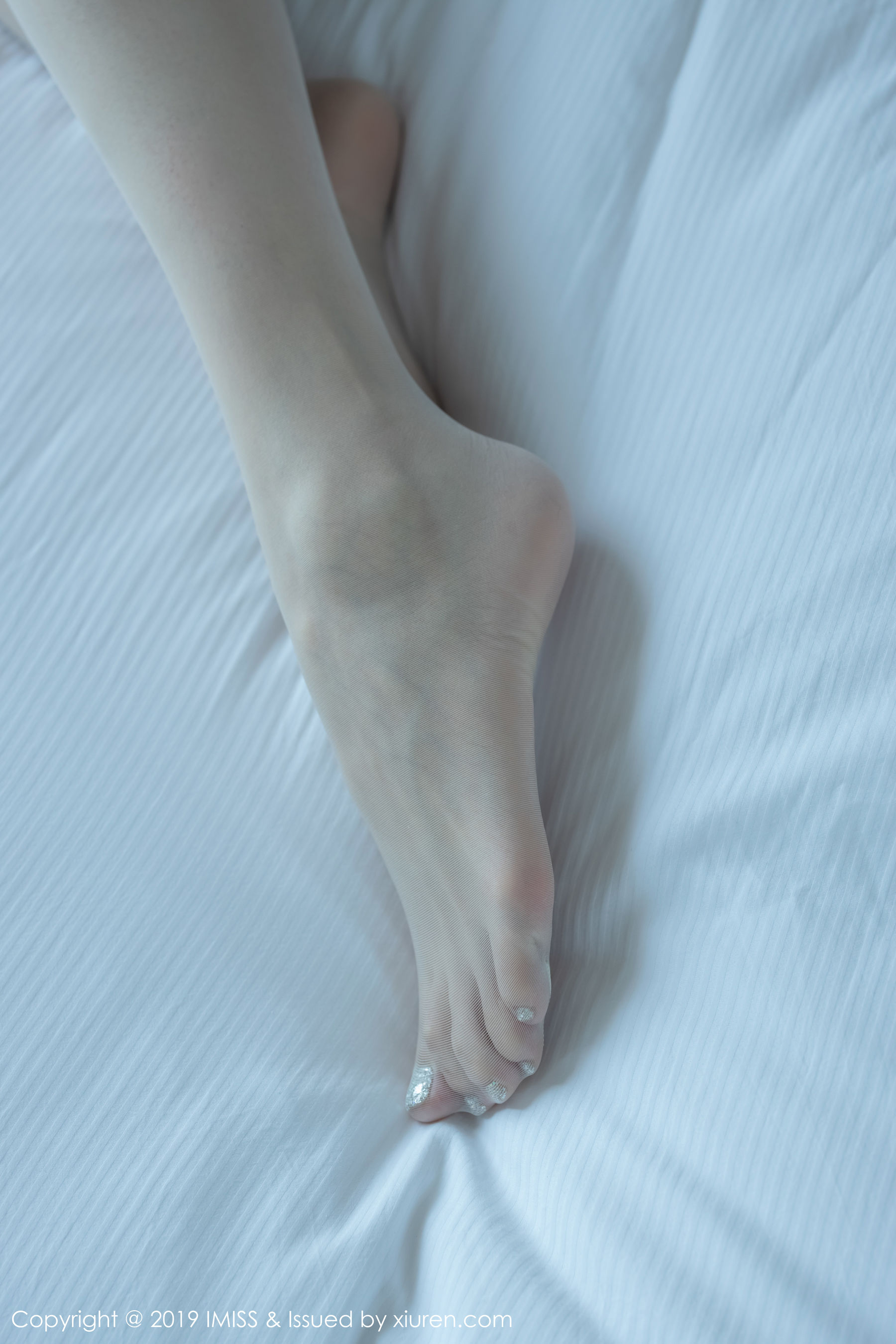 许诺Sabrina《极致销魂的丝袜美腿视觉诱惑》 [爱蜜社IMiss] Vol.424 写真集