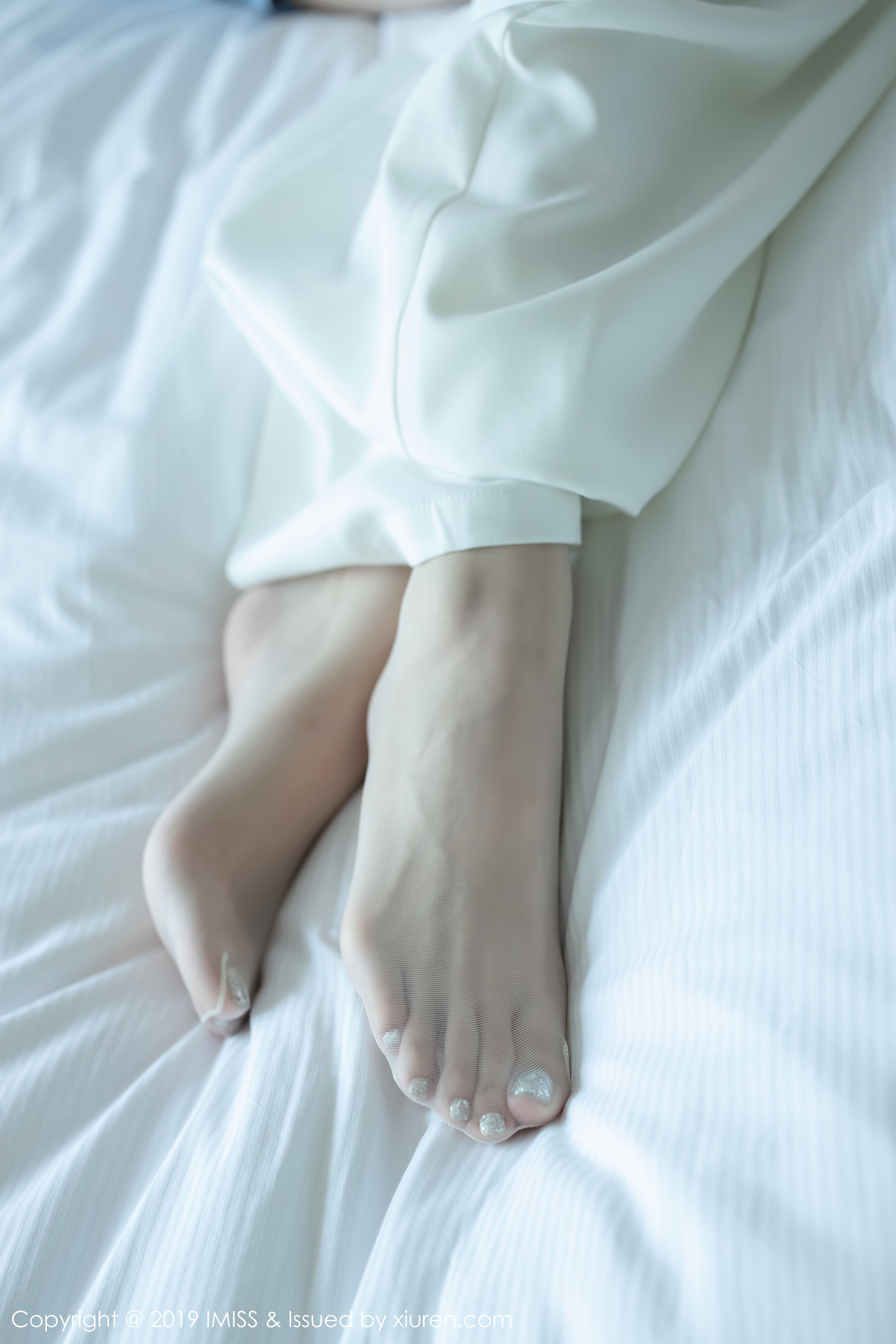 许诺Sabrina《极致销魂的丝袜美腿视觉诱惑》 [爱蜜社IMiss] Vol.424 写真集