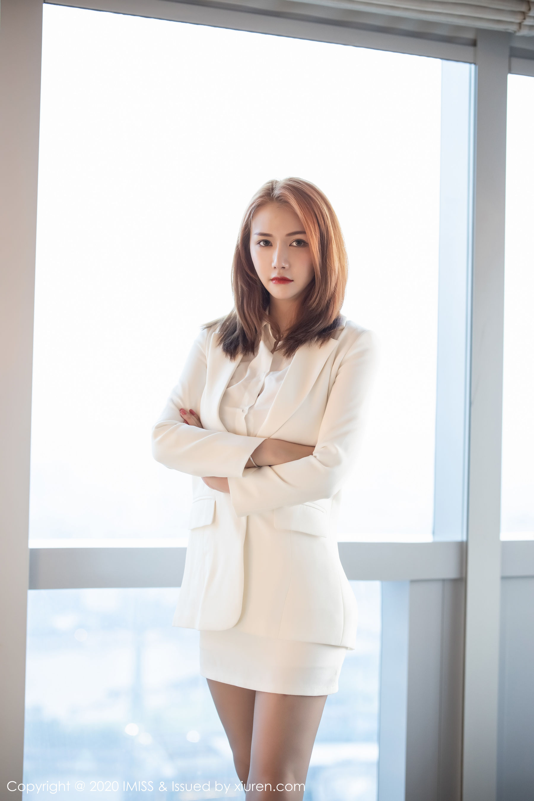 Evon陈赞之《性感制服与朦胧丝袜诱惑》 [爱蜜社IMiss] Vol.430 写真集