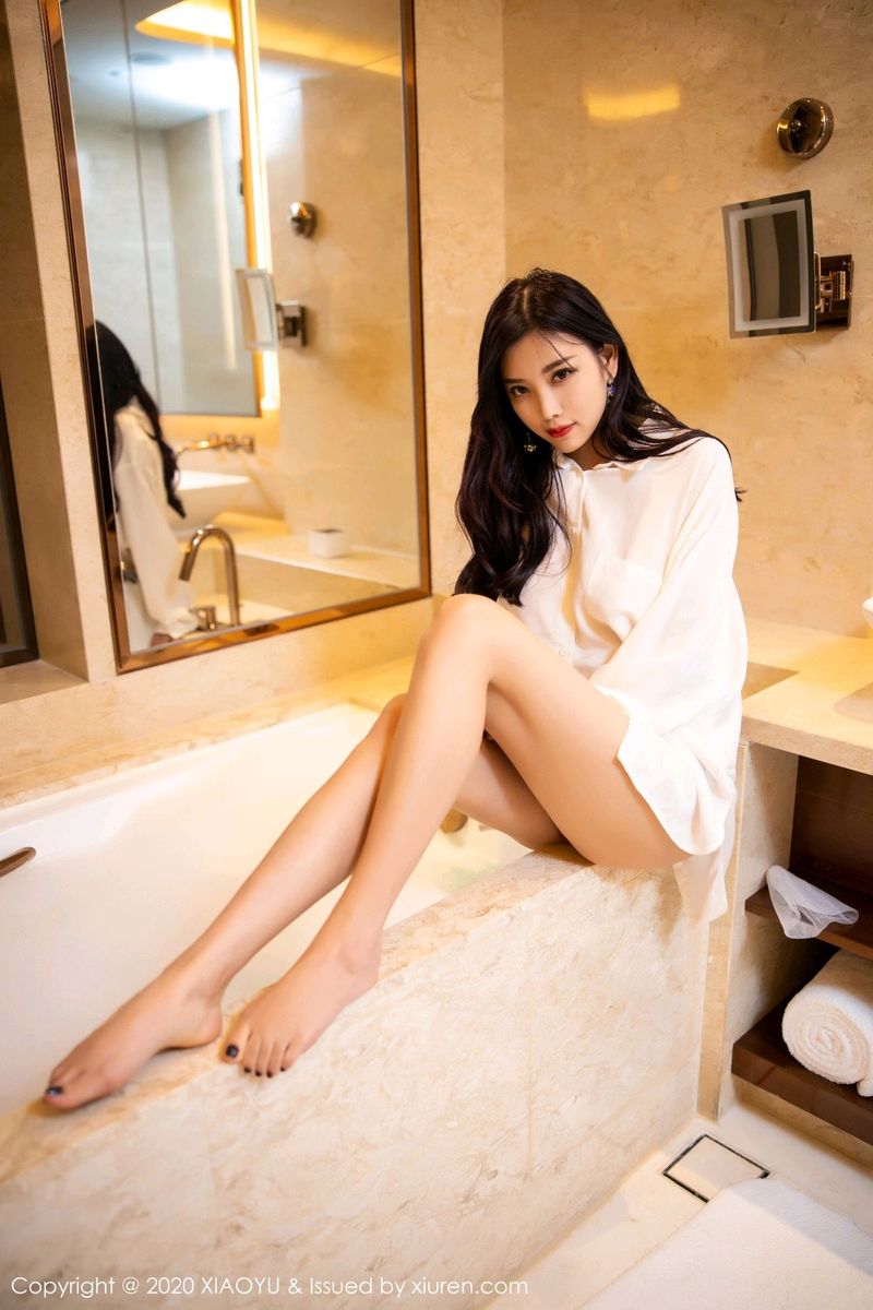 [XIAOYU语画界] 性感女神杨晨晨sugar白衬衫浴室湿身系列澳门旅拍 VOL.272